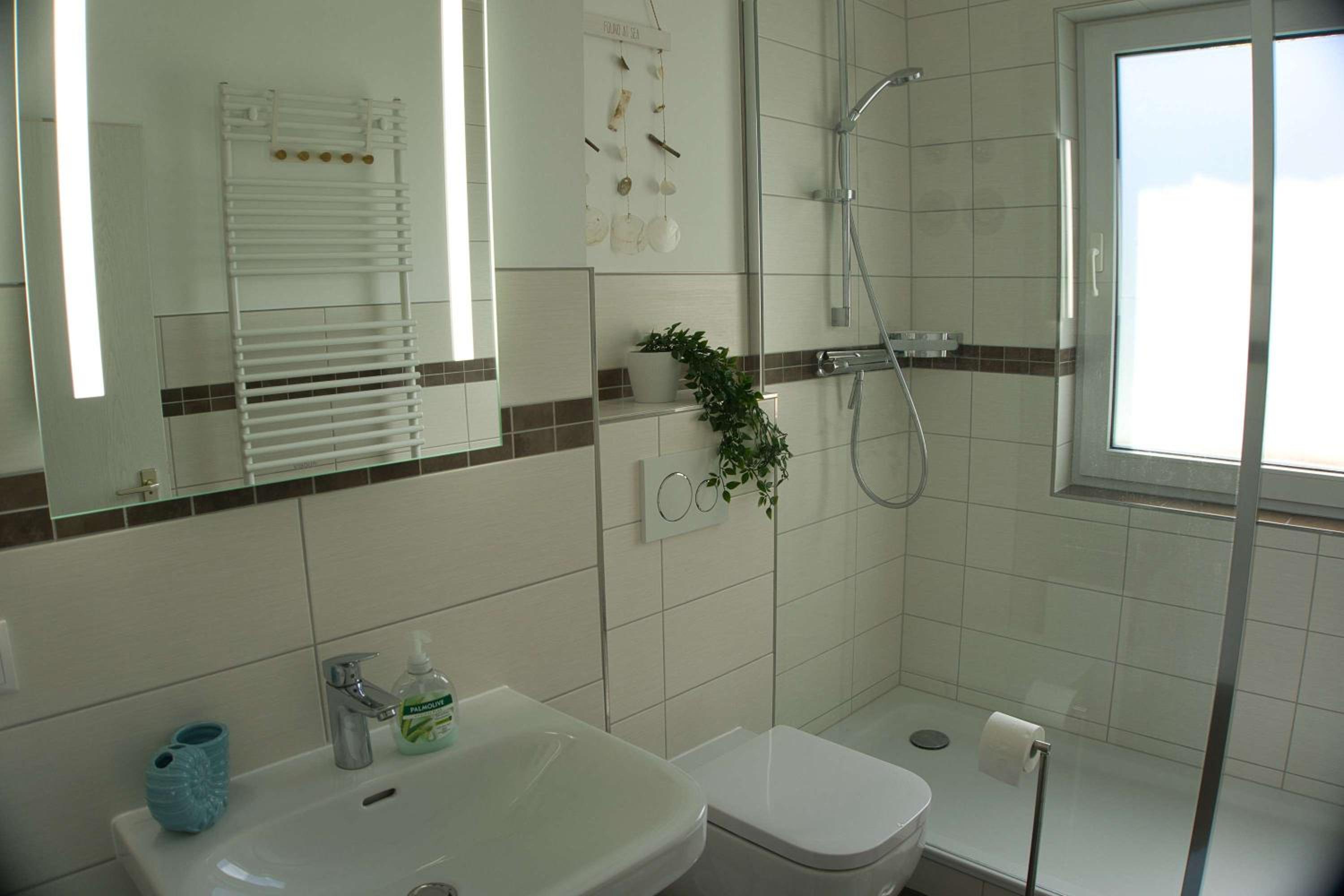 Strandhaus Mönchgut Ferienwohnung 02 mit Sauna und Schwimmbadnutzung im AHOI Sellin