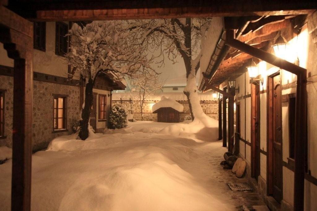 Chalet White Fang