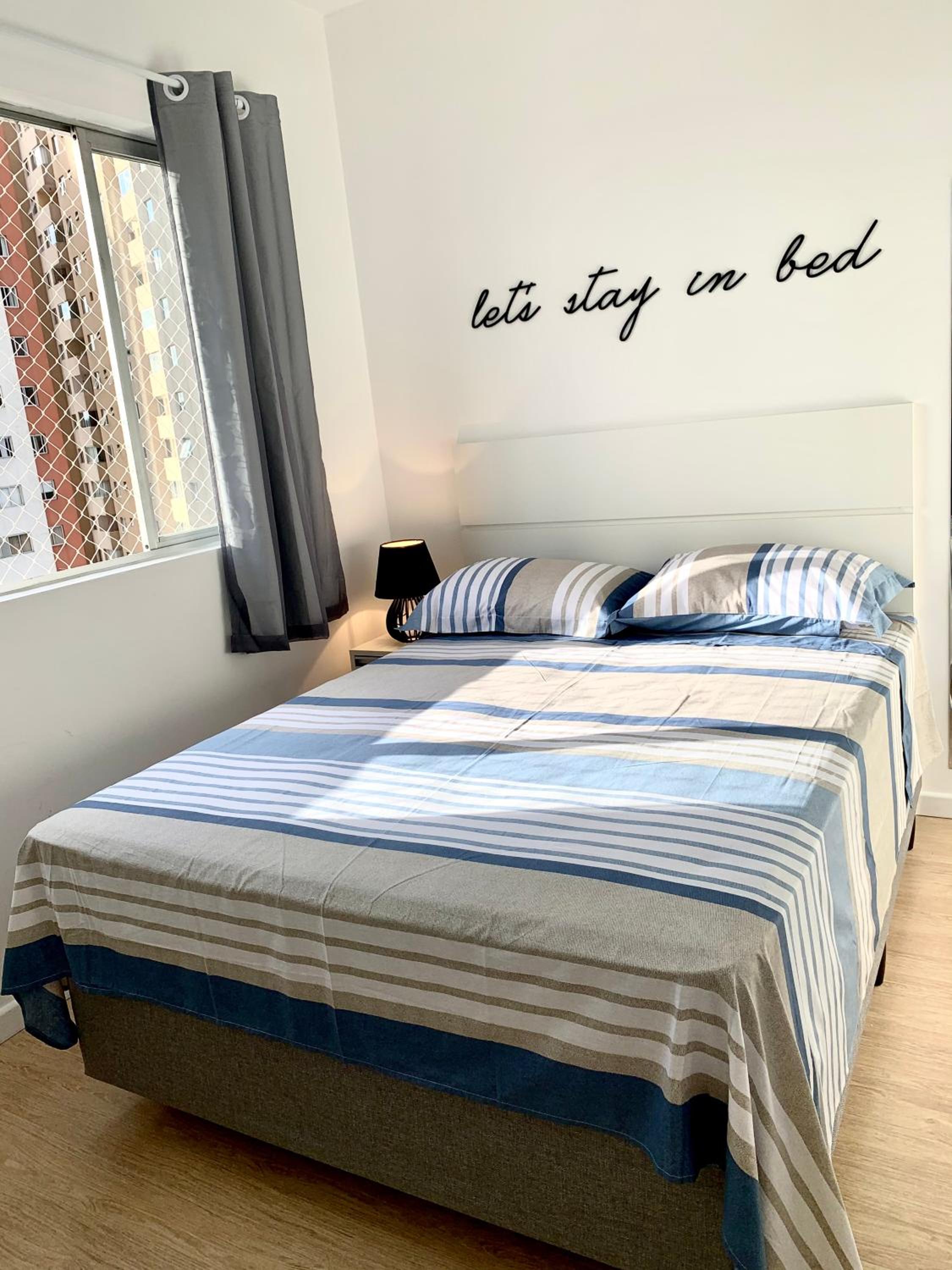 505 - Apartamento Lindo, amplo e decorado, mobiliario moderno, cozinha completa com utensílios , Excelente vista da cidade e localização privelegiada no ba view 5