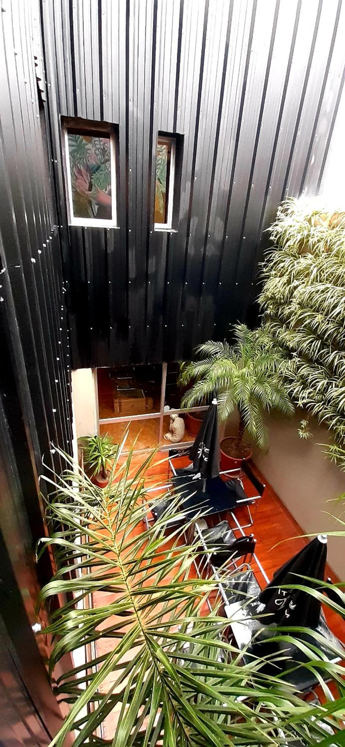 Bucanaan hostel boutique