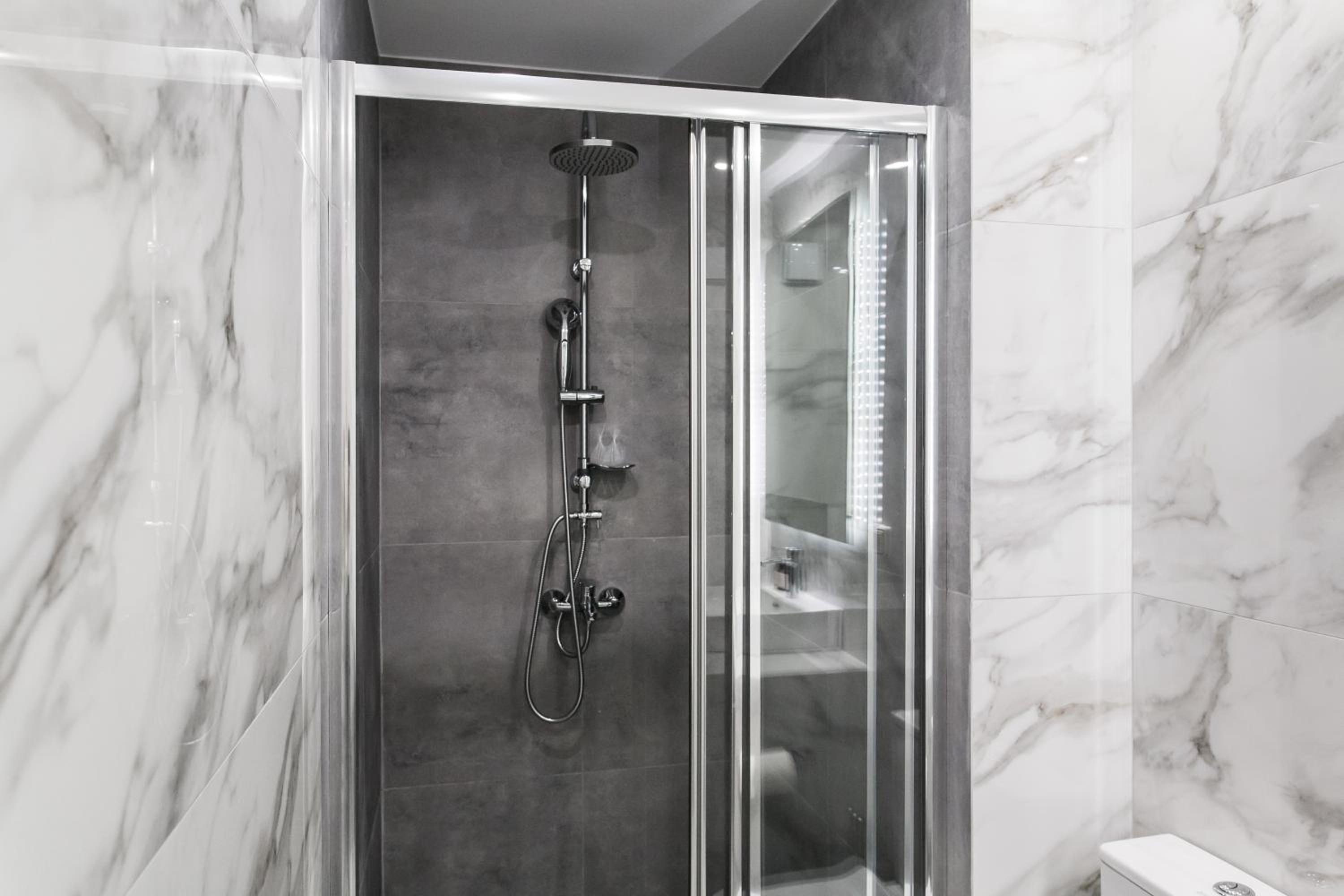 WYZ Athens Apartments by UPSTREET