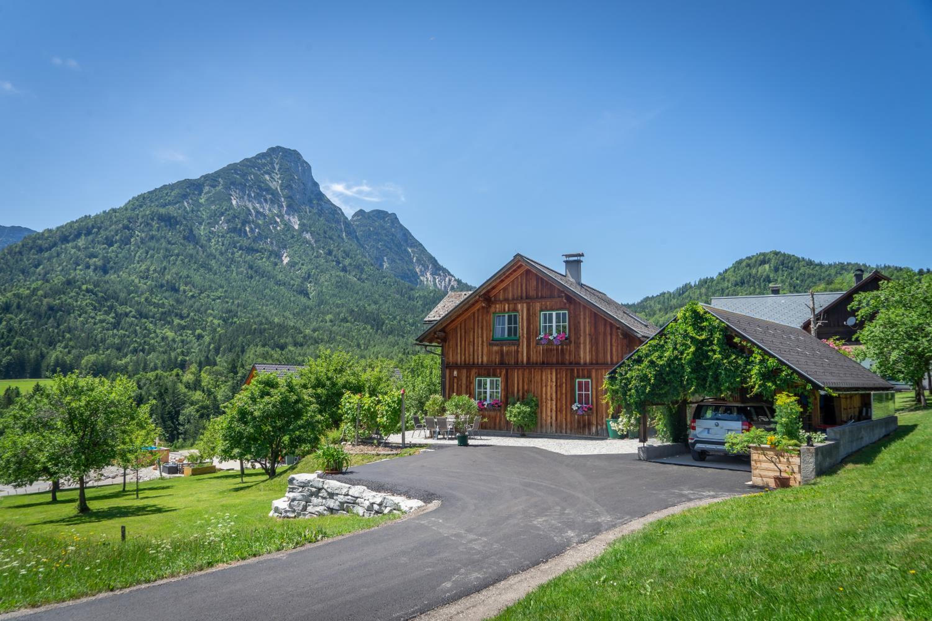Lovely house with mountain view & big garden in Bad Aussee