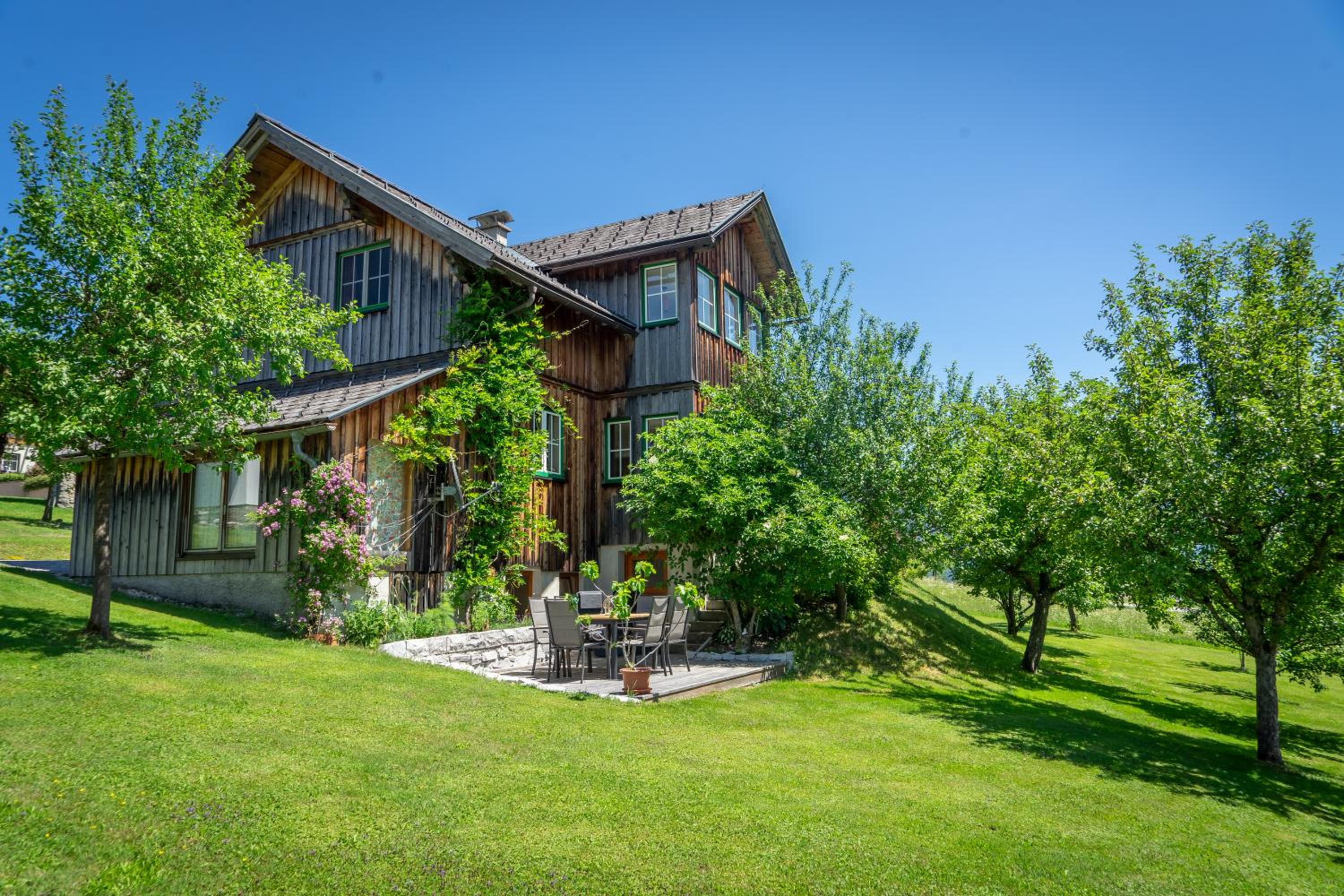 Lovely house with mountain view & big garden in Bad Aussee
