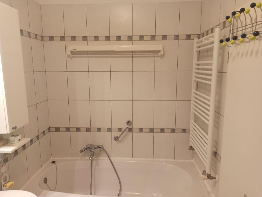 Zagreb LAKE STAR, free parking, aditional option garage parking 15eur view 3