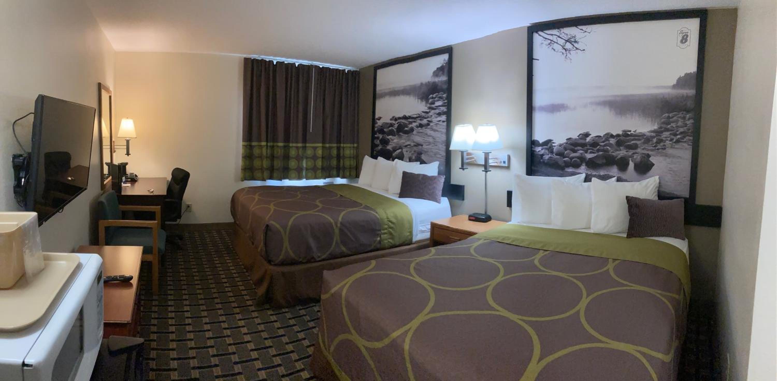 Super 8 by Wyndham Chisago City