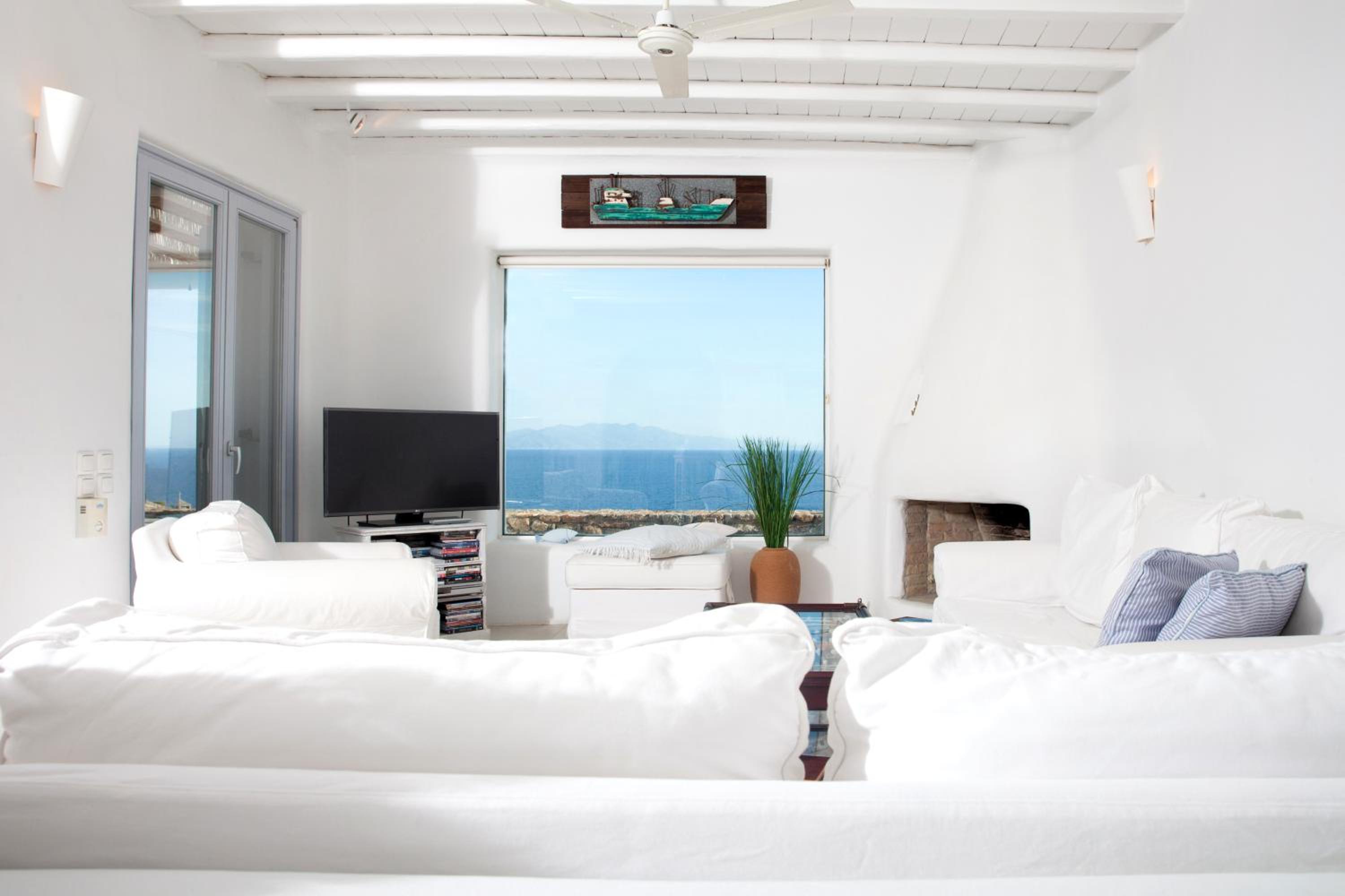 3 Bedroom Cycladic Villa Lia view 5