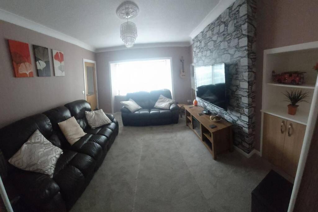 5 Riverside Place Thurso. 2 bed, 2 bathrooms. view 3