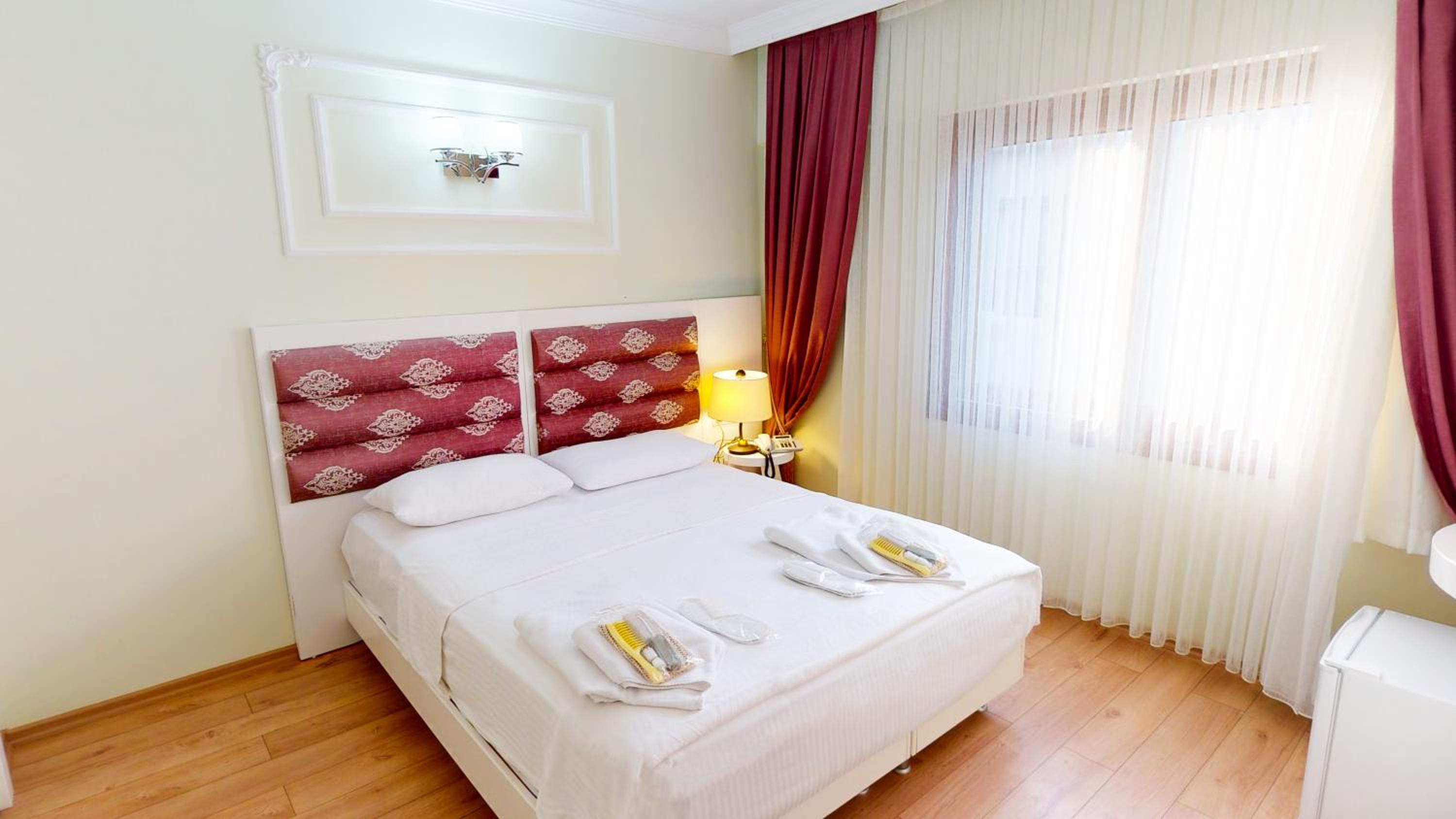 The Wolf Otel - Image 13