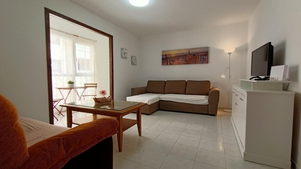 alquilaencanarias El Medano, El Cabezo, next to the beach !!! view 2