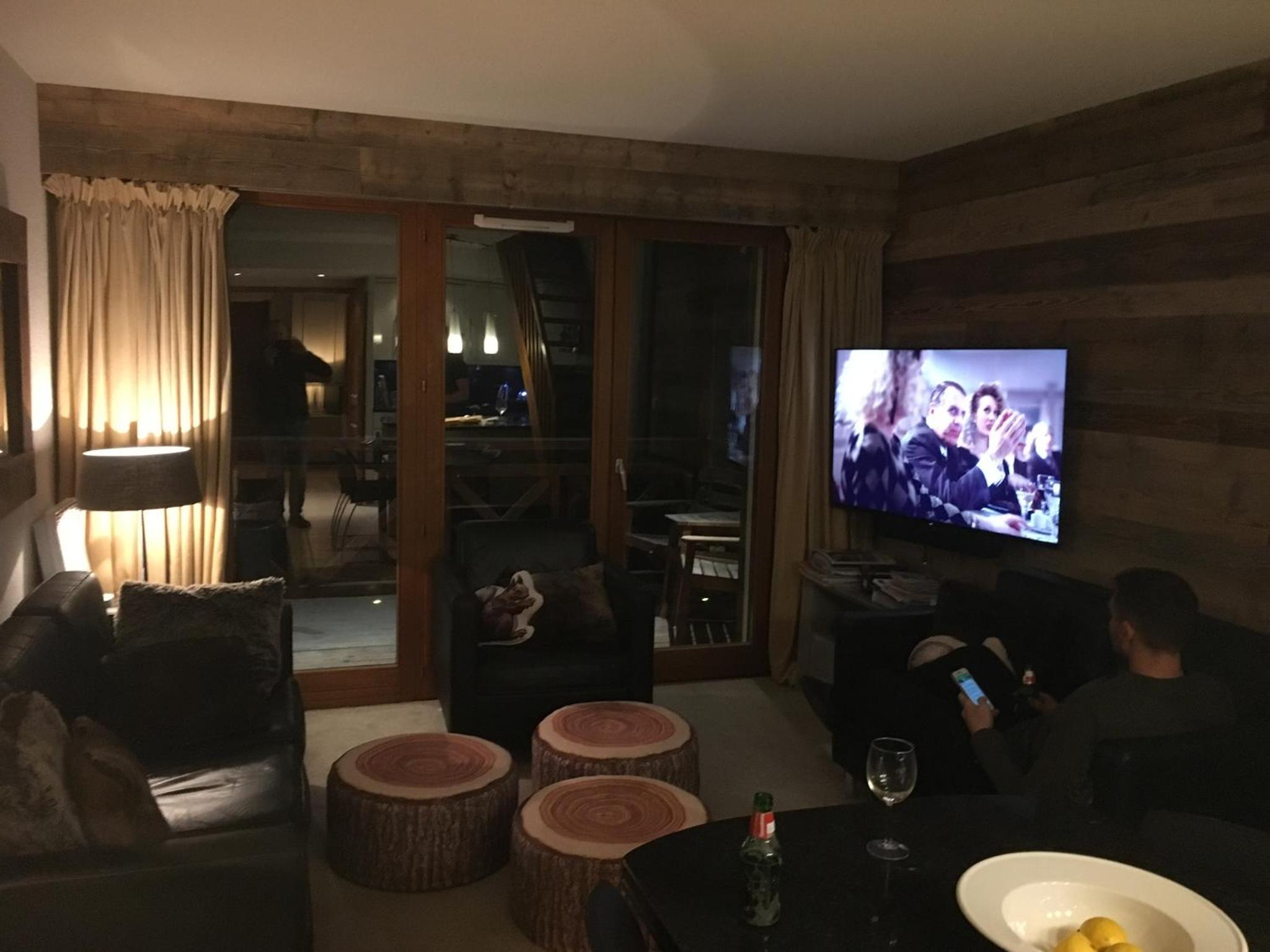 Les Ecureuils Squirrel Lodge view 2