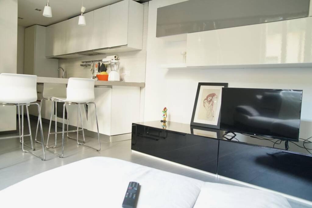 Urban House - Nice Loft Navigli Milan Restyled!