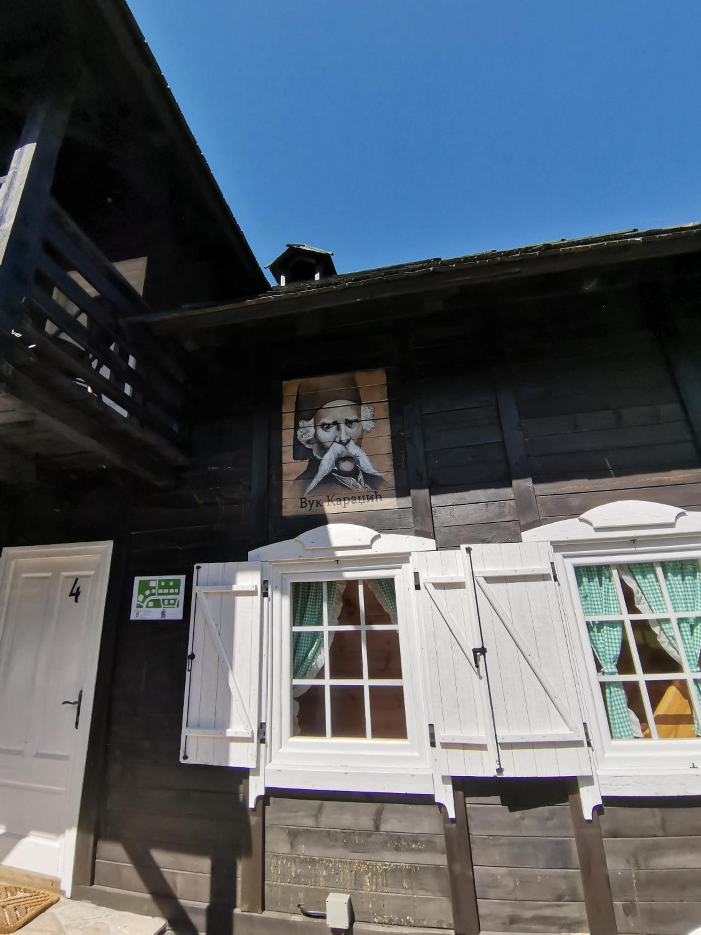 Photo 48
