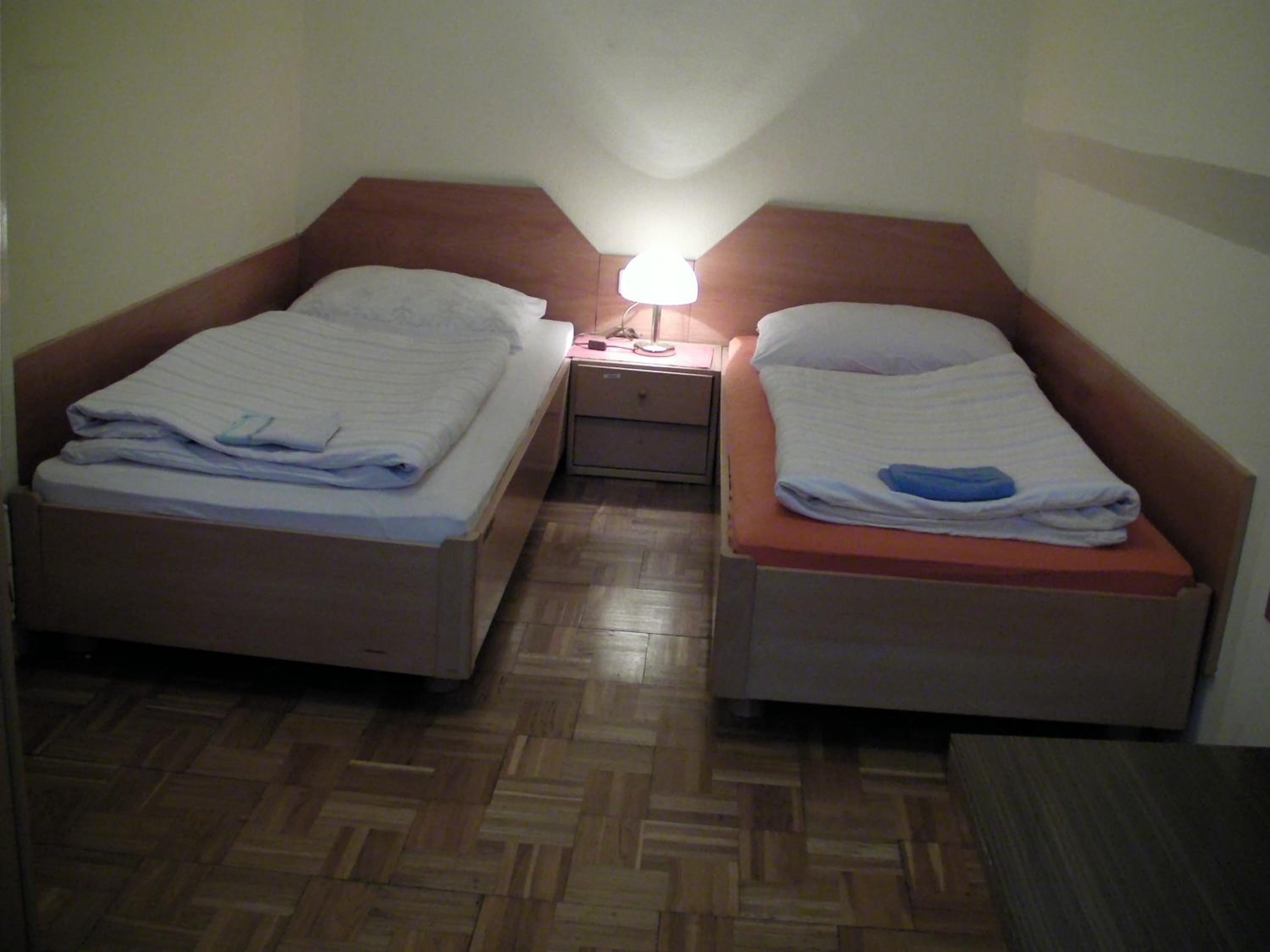 HappyHostel