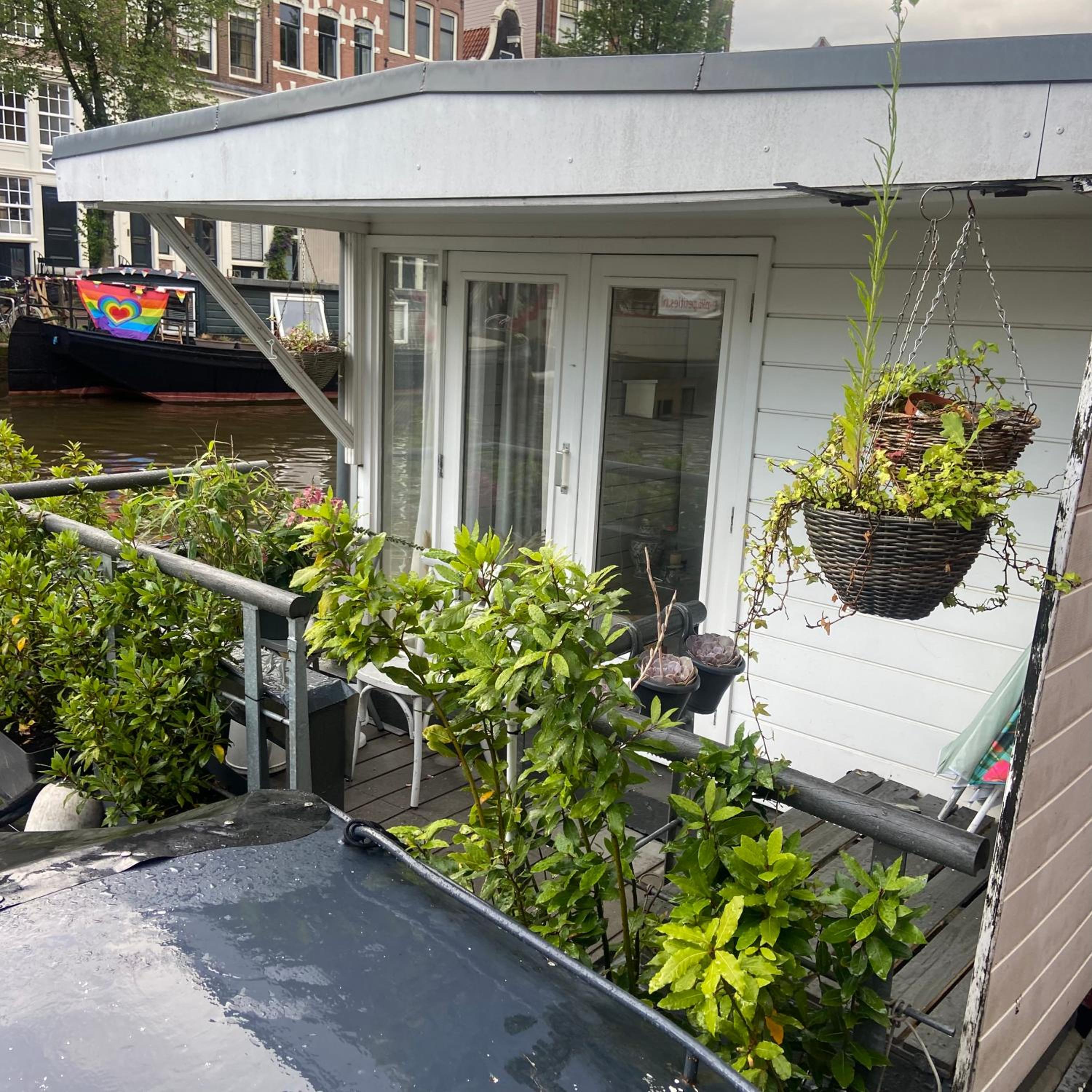 Houseboat Bonnie