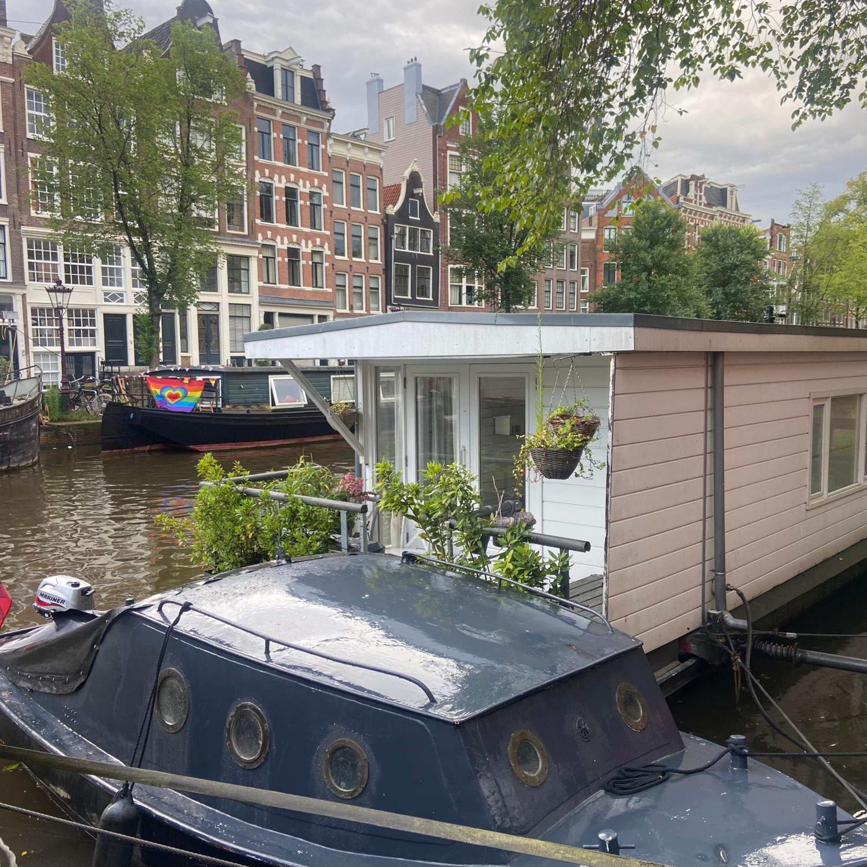 Houseboat Bonnie