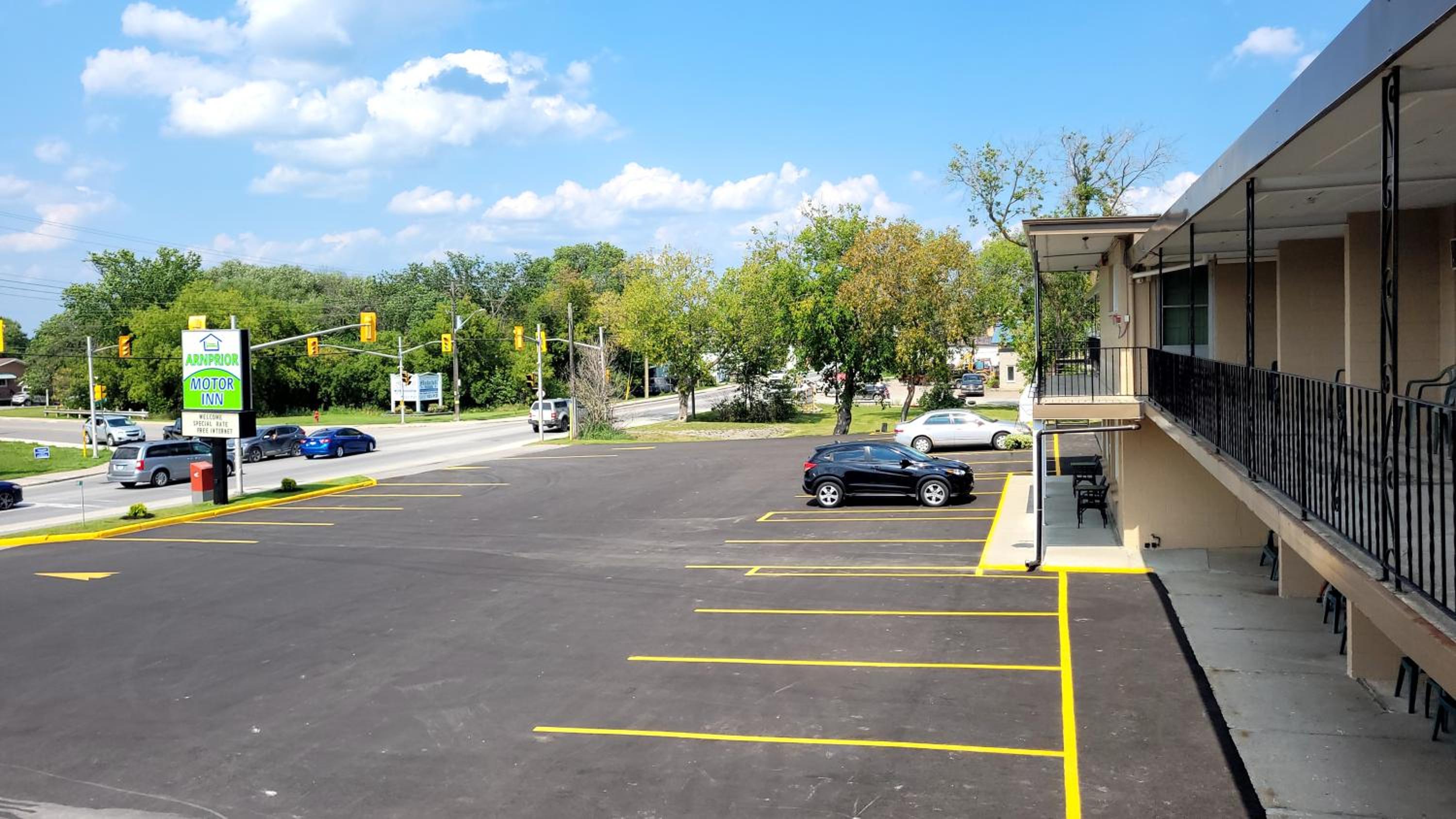 Arnprior Motor Inn