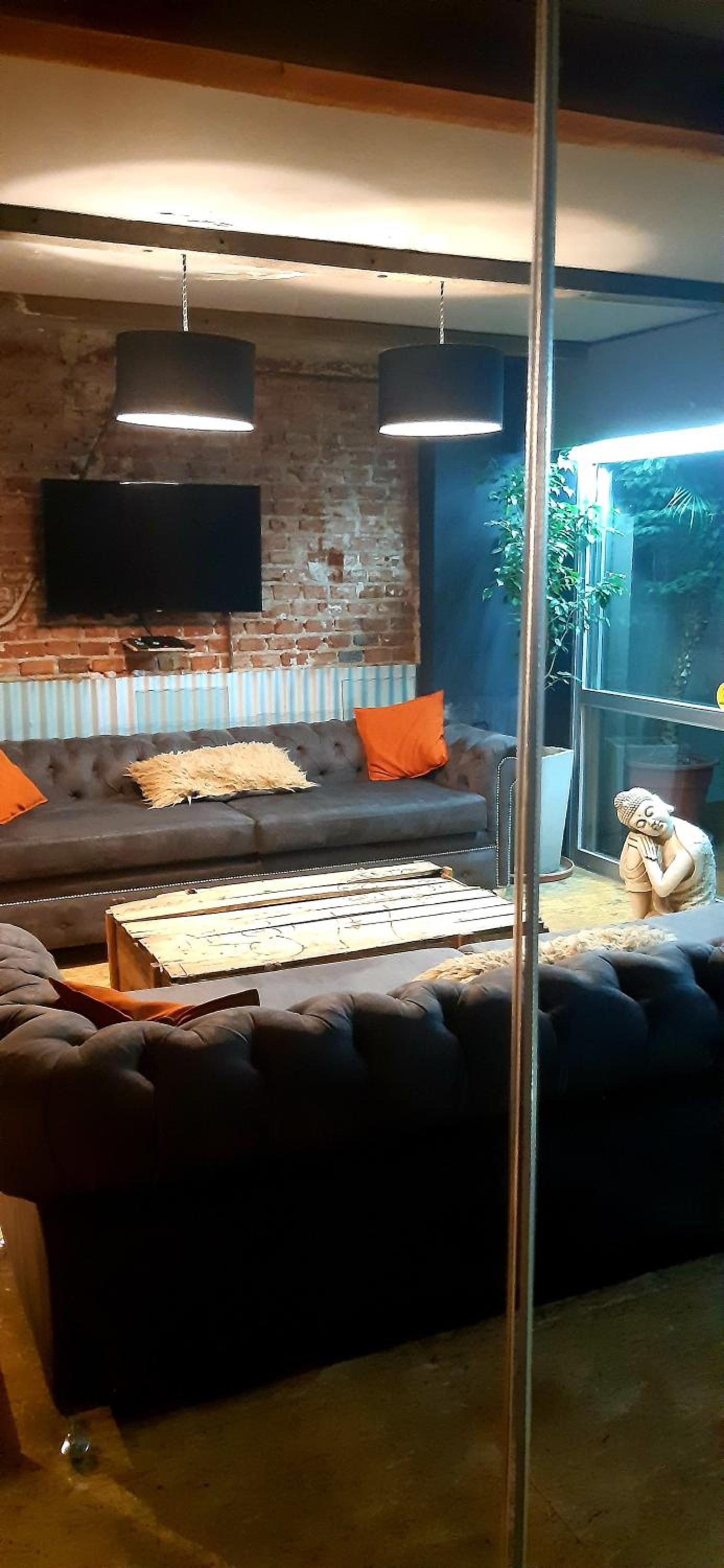 Bucanaan hostel boutique