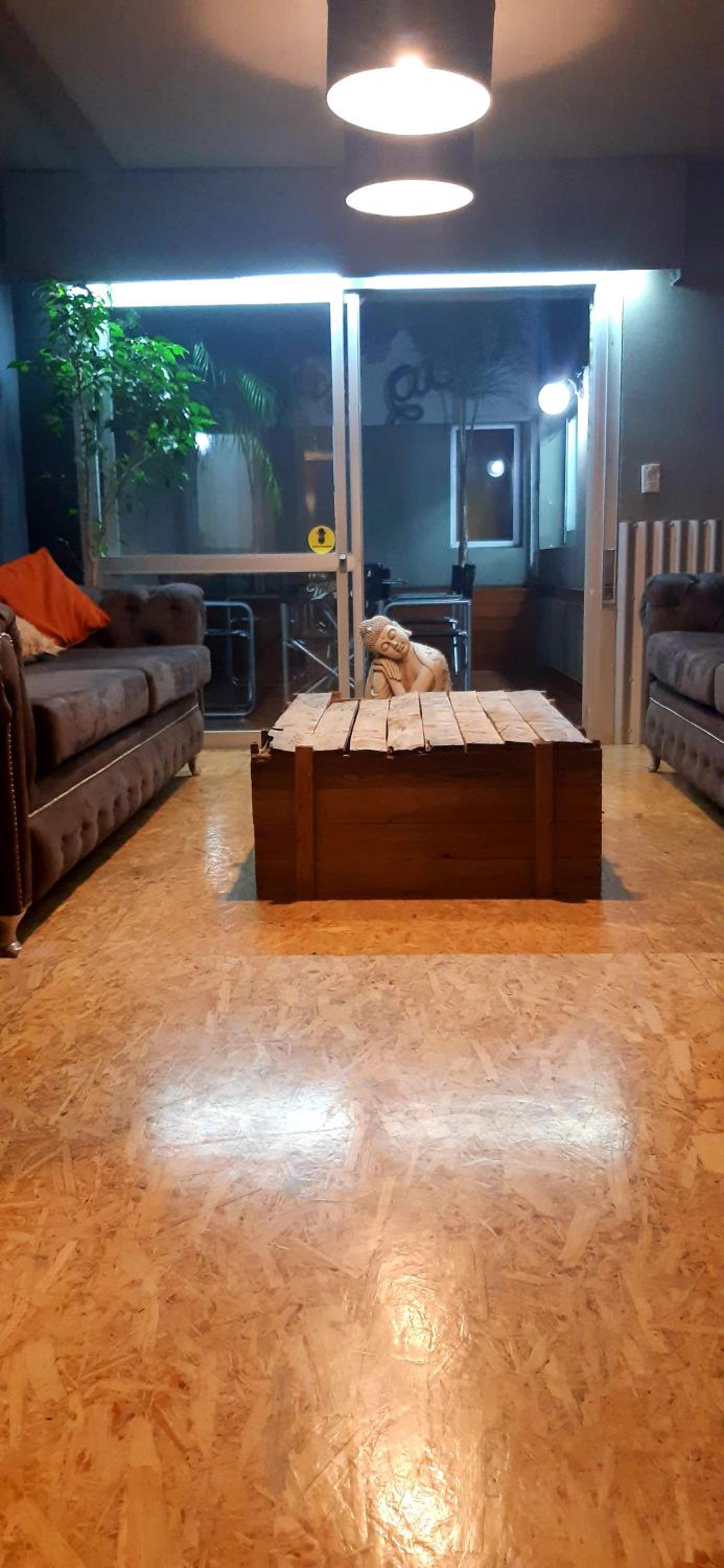 Bucanaan hostel boutique
