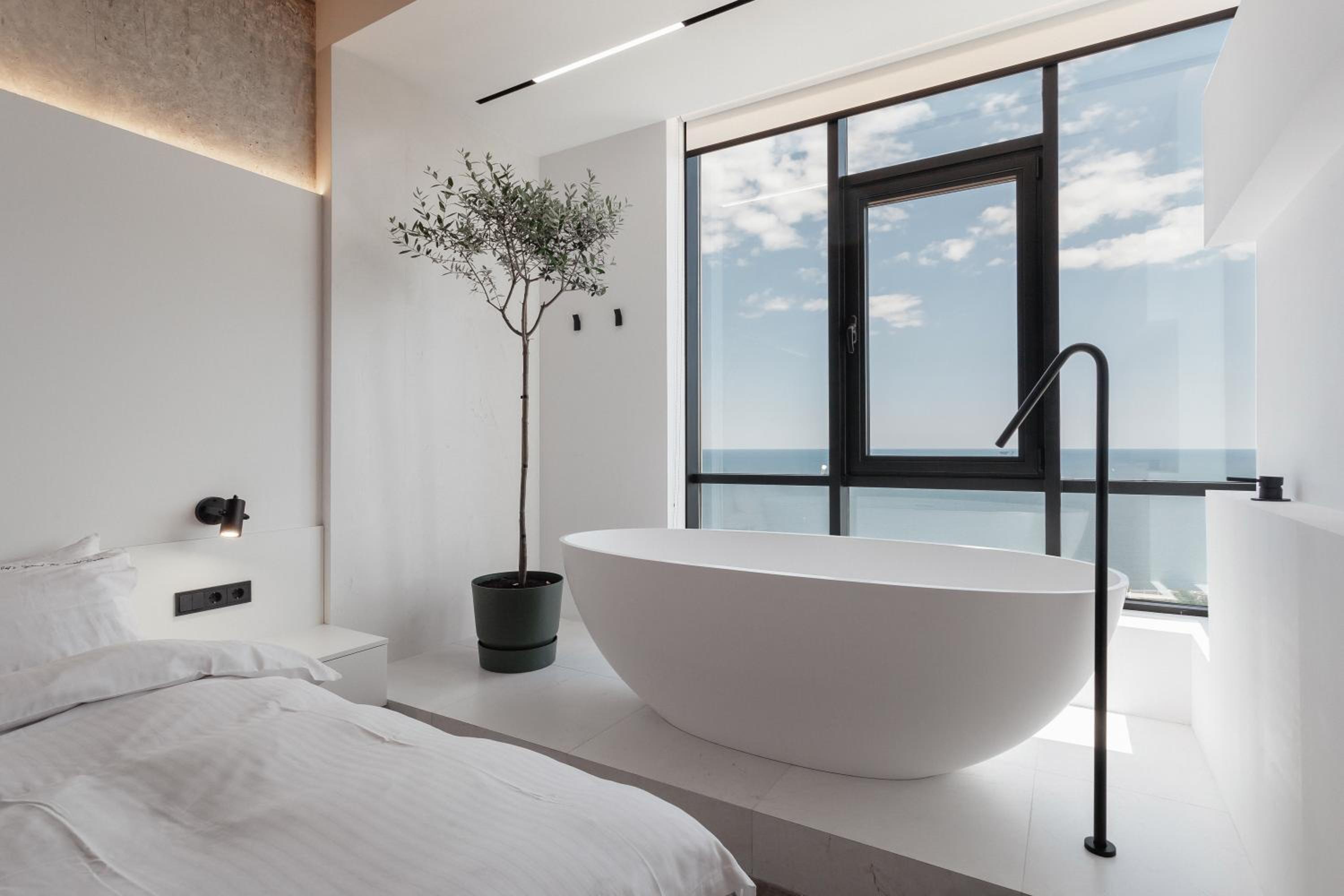 Sea and Sky Apartment view 3