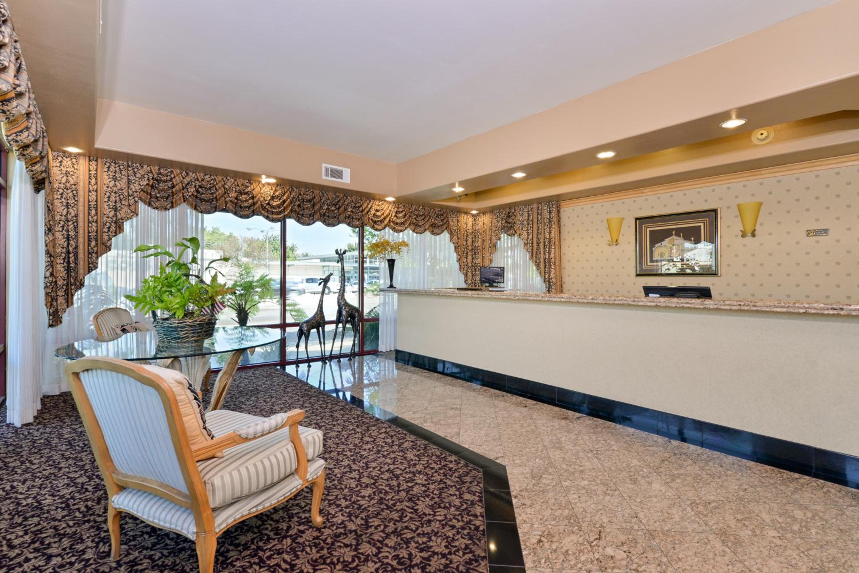 Tarzana Inn - Property Image 17