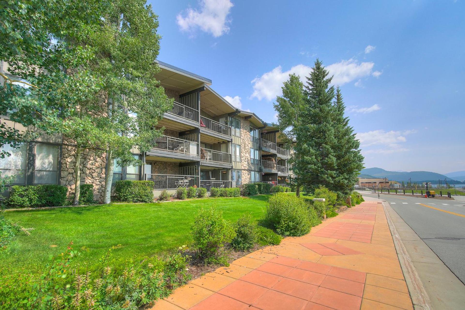 Hotel Mountain luxury on Lake Dillon, close to all the best ski resorts in Colorado! - Image 1