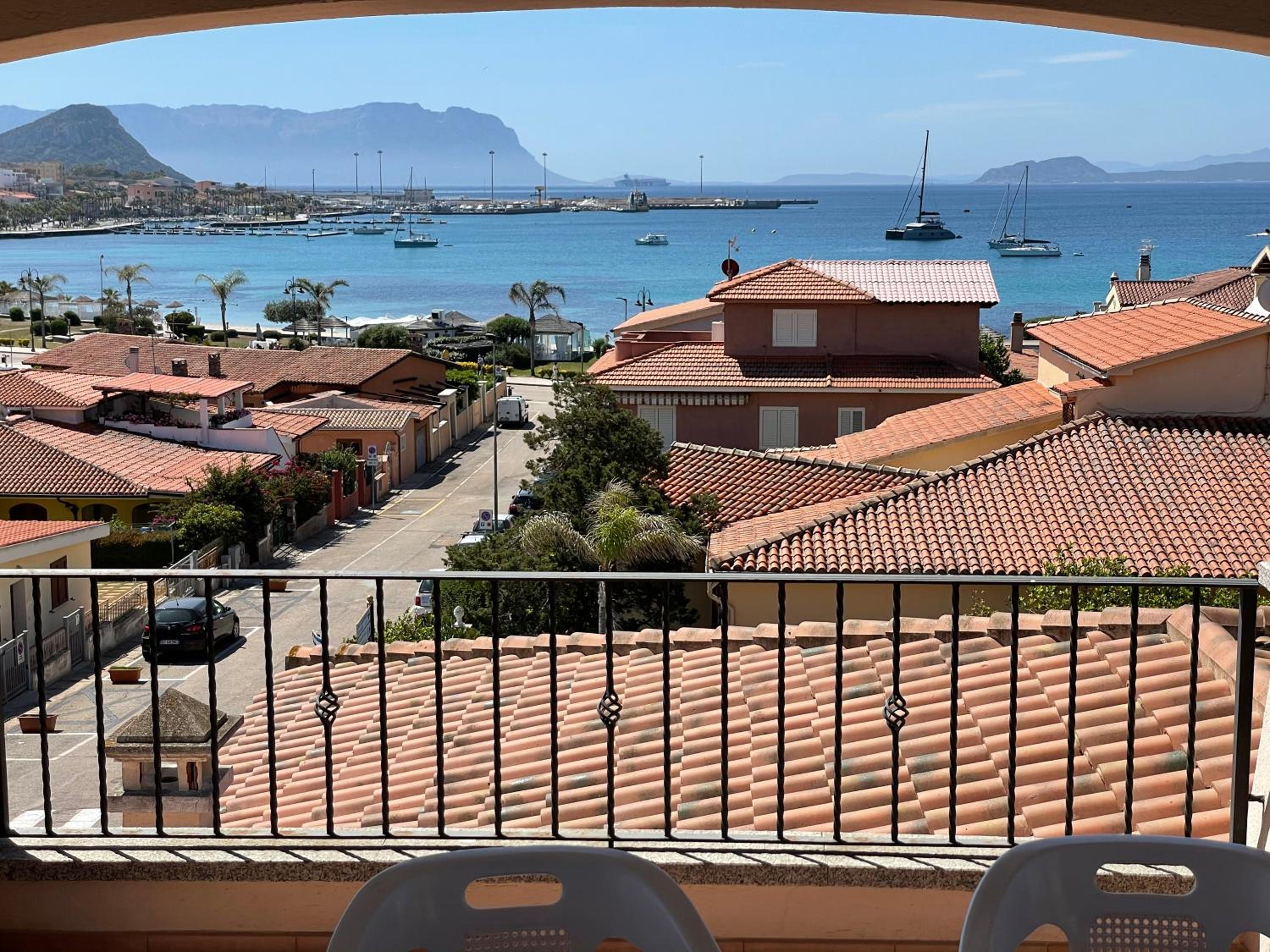 Comfort e panorama mozzafiato a Golfo Aranci view 3