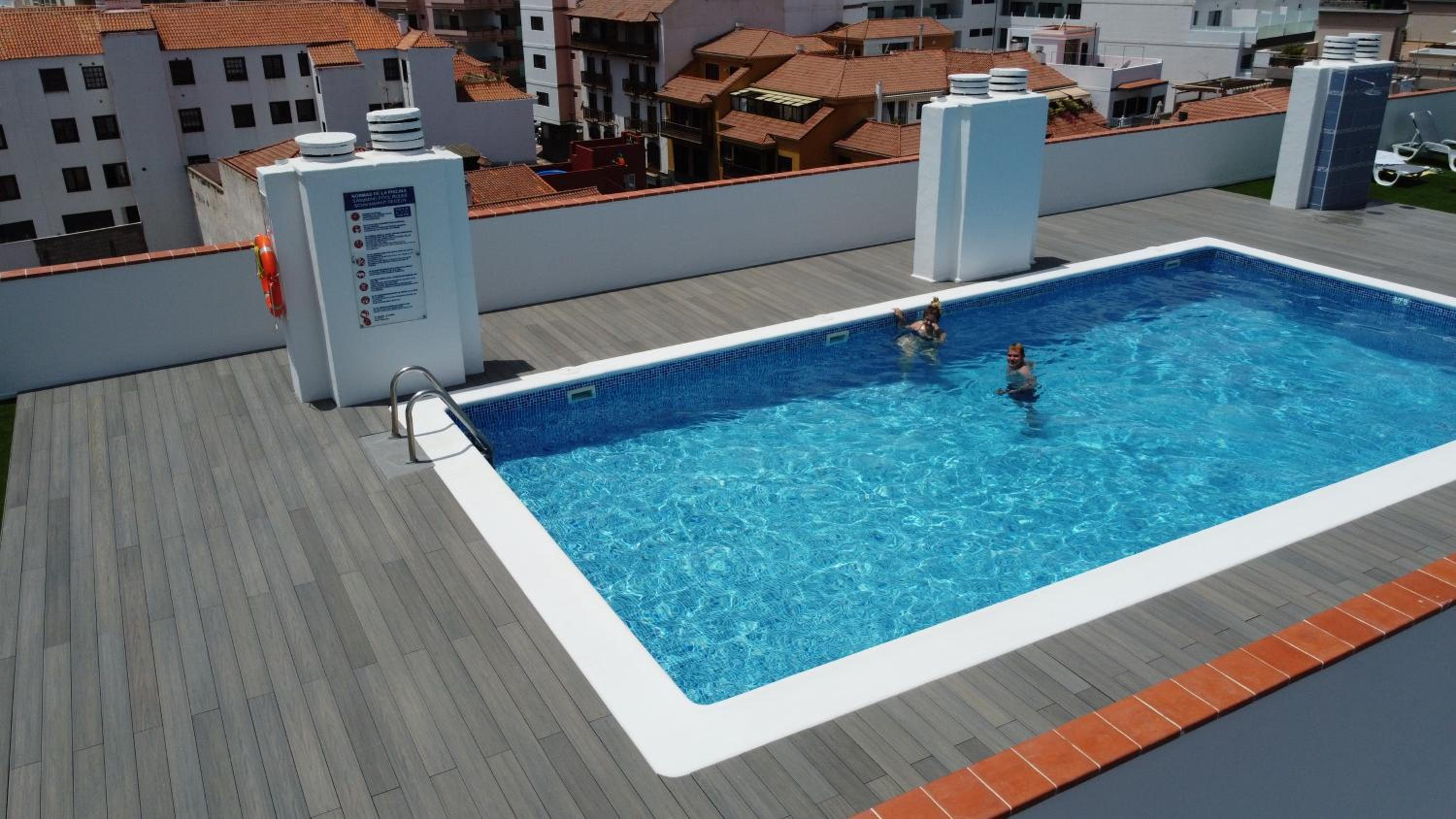 Estudio Ático Sol y Playa piscina