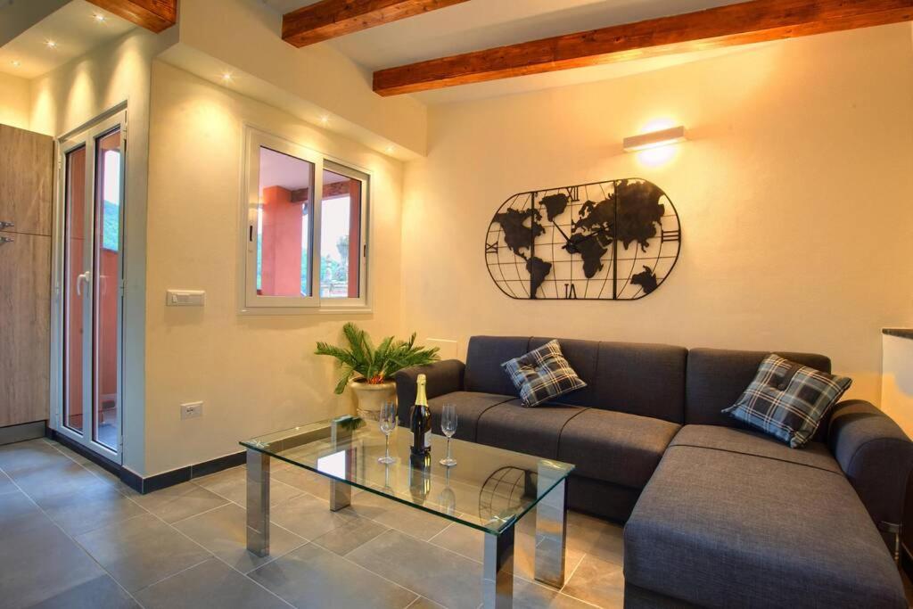 Fuga Romantica con Jacuzzi privata photo 2