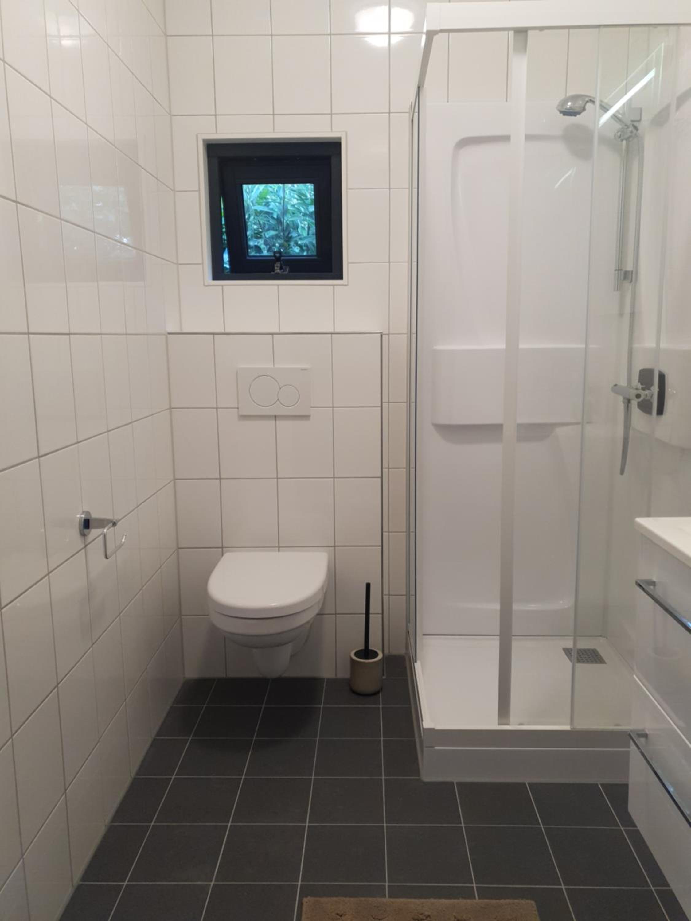 Modern Tiny House op rustig Watersportpark view 2