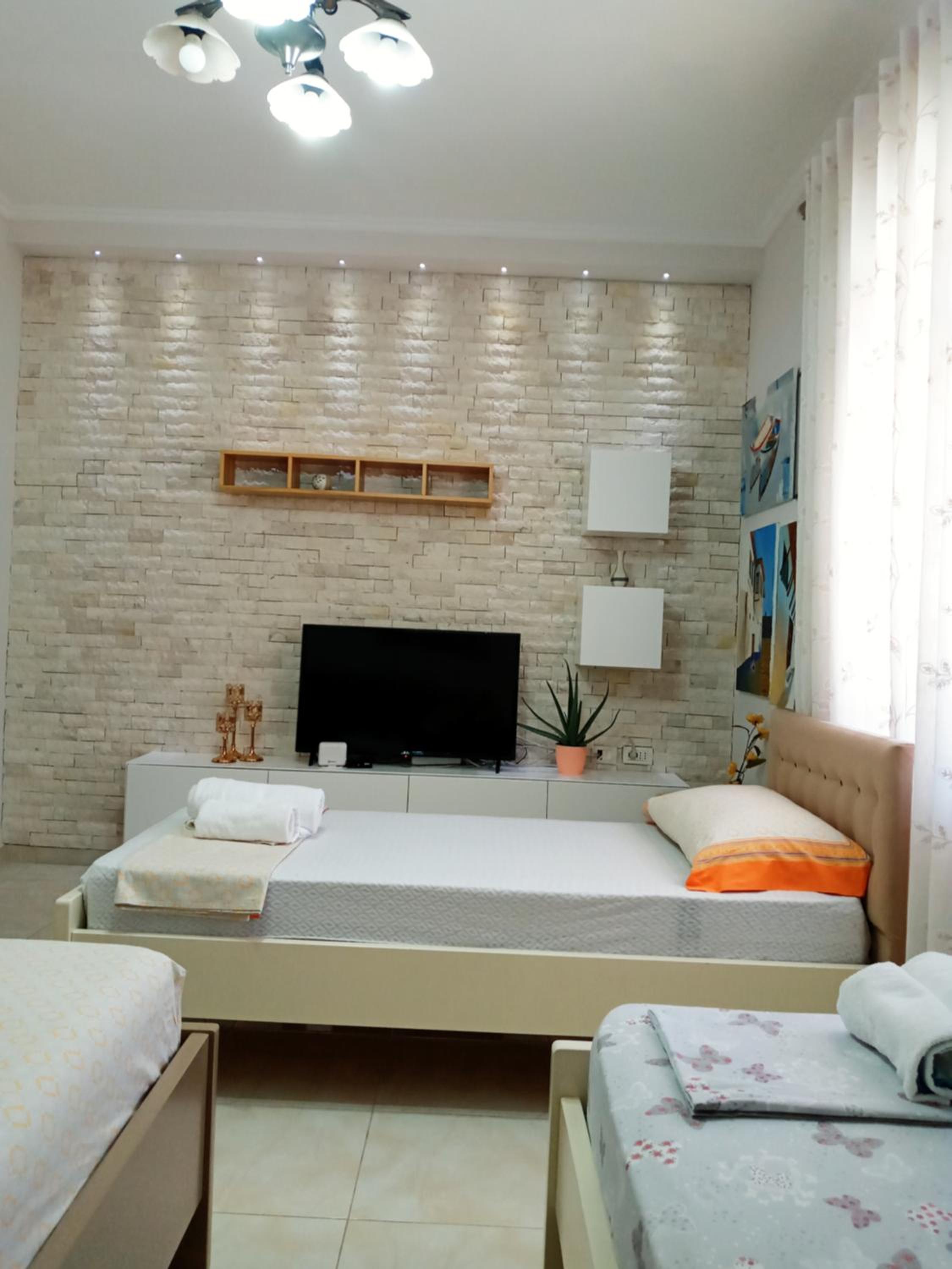 Unejs Apartment
