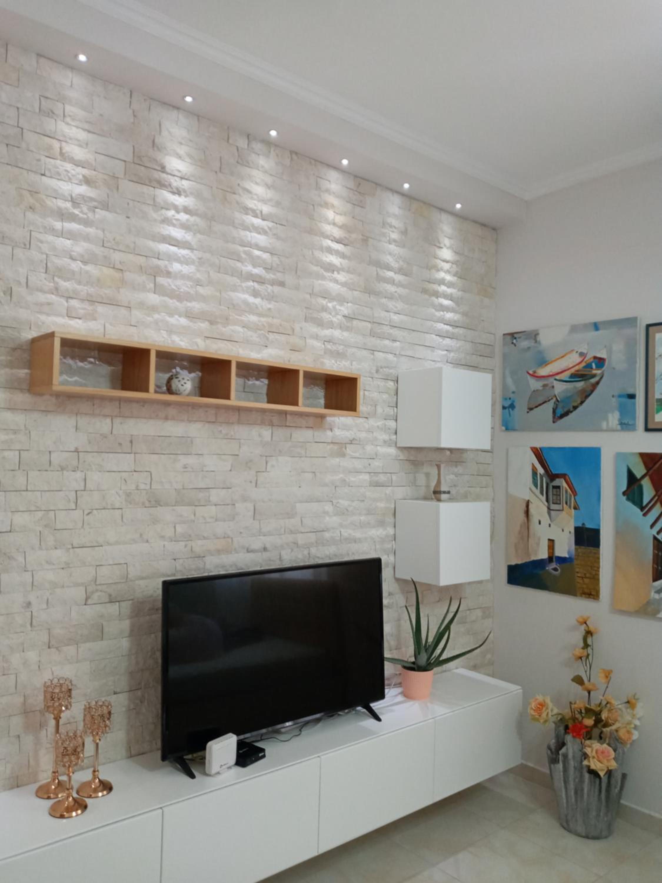Unejs Apartment