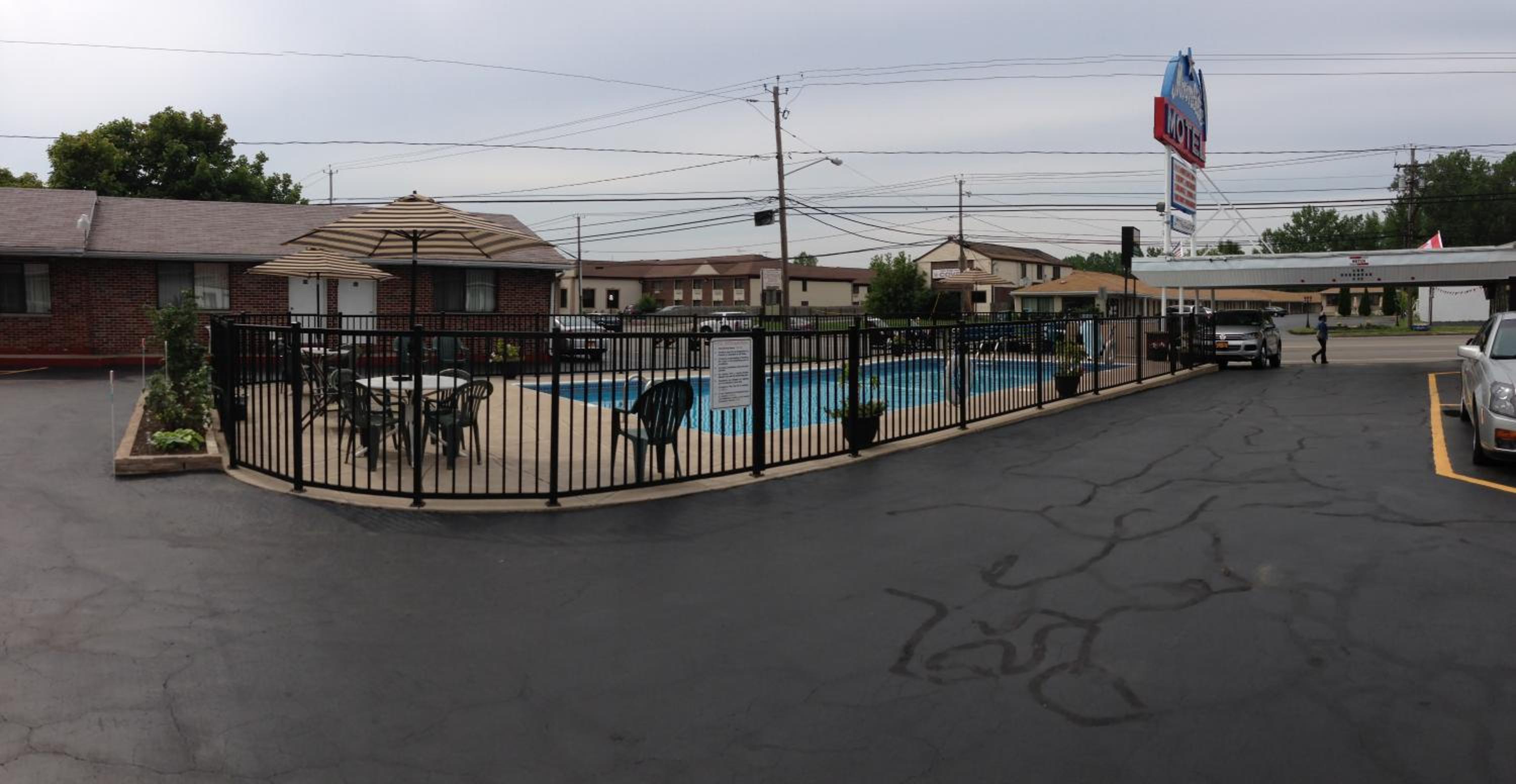 Moonlite Motel