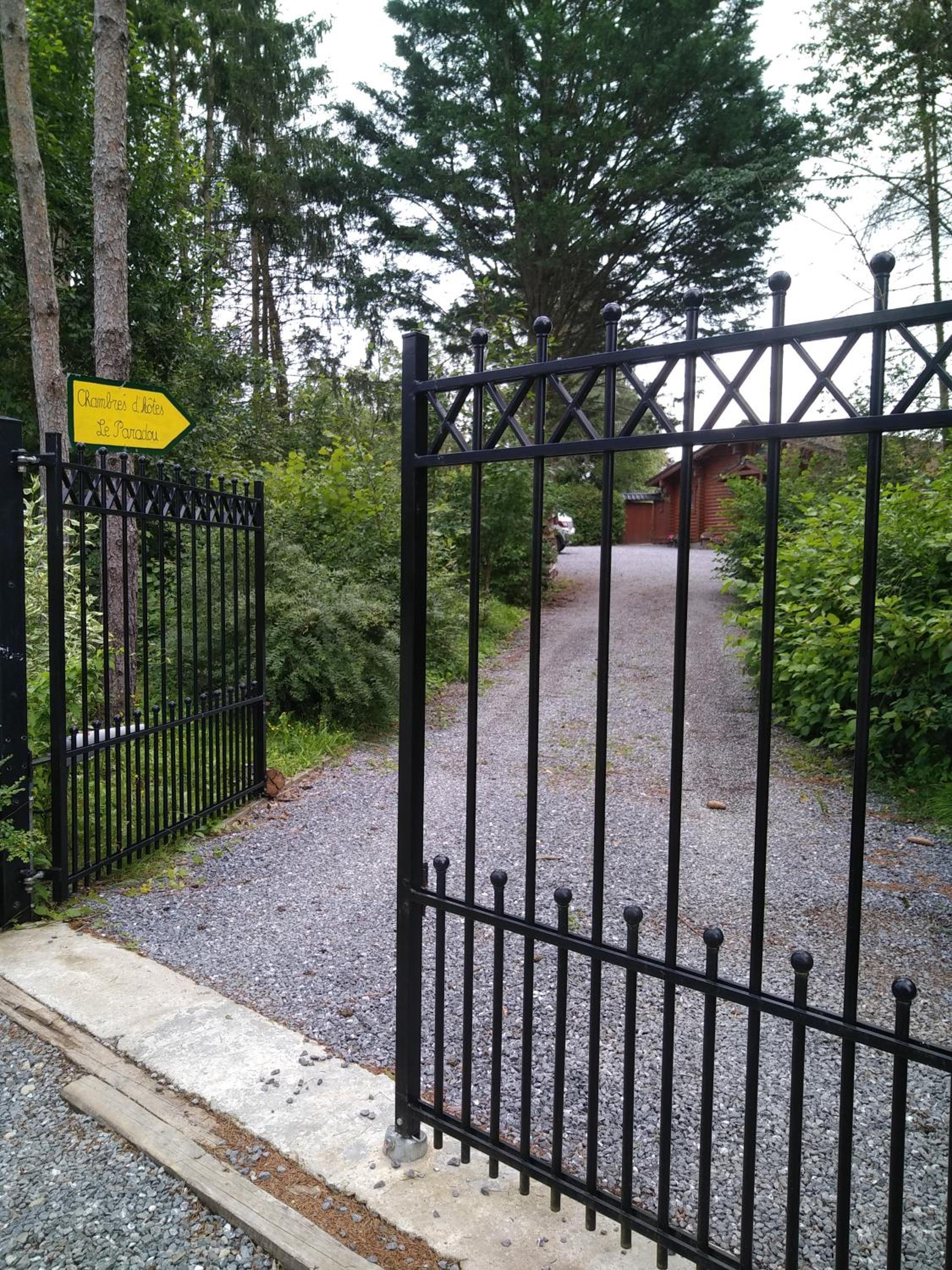 Au Paradou du Bûcheron Adults only