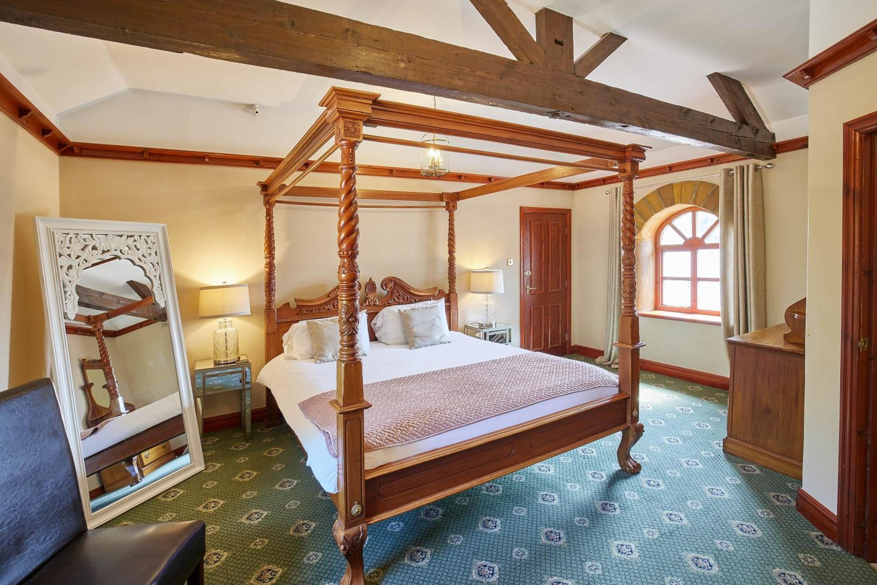 Host & Stay - The Arches Country House view 4