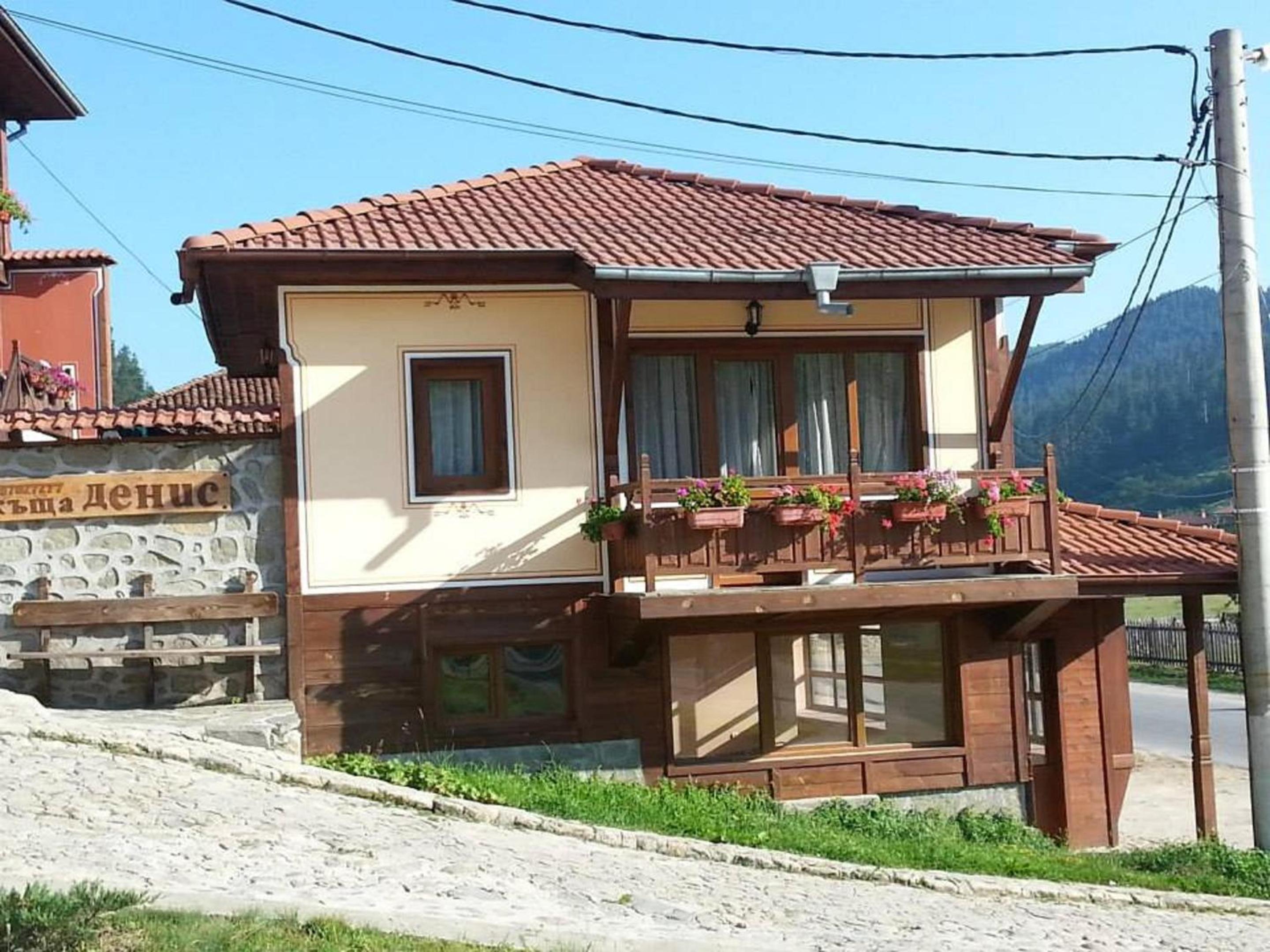Denis Guest house