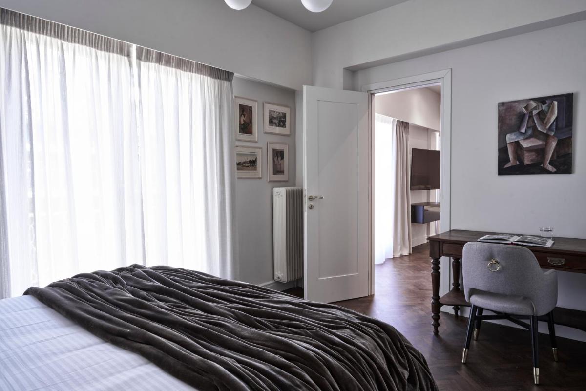 Patriarchou 4bd Art Deco Penthouse
