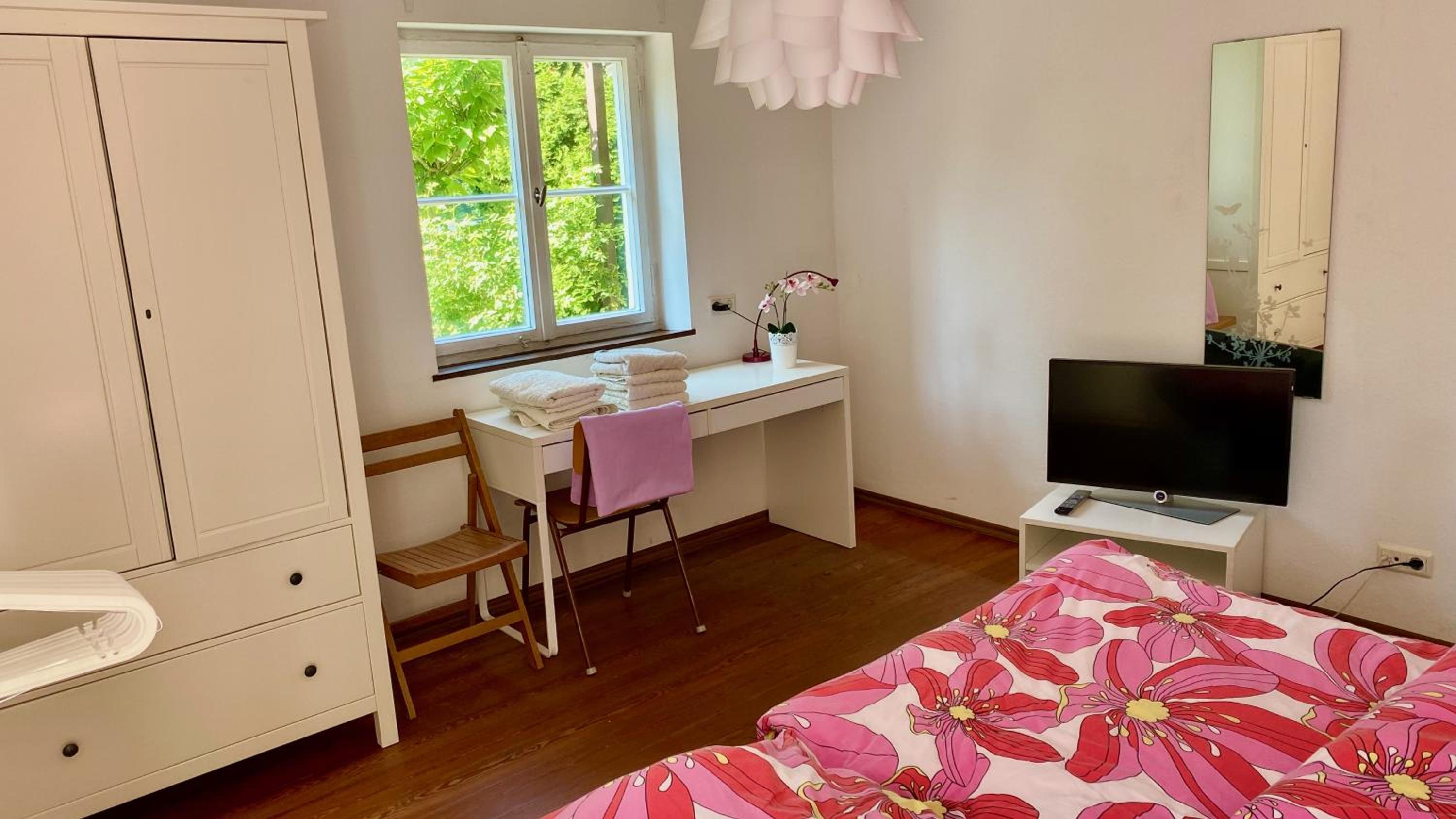 Sonnige 2-Zimmer Wohnung mit Terrasse und Garten view 5
