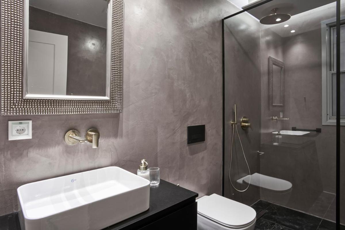 Patriarchou 4bd Art Deco Penthouse