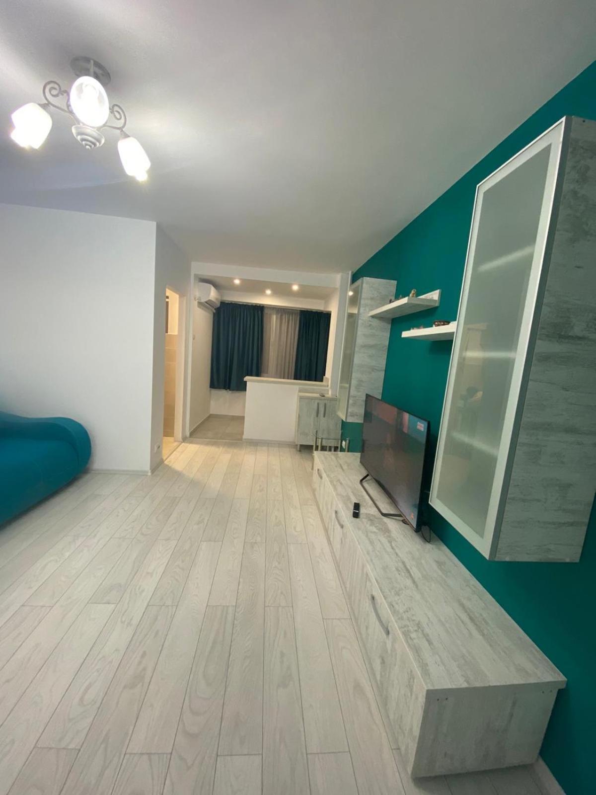 Studio-Ion Mihalache-Bucuresti view 3