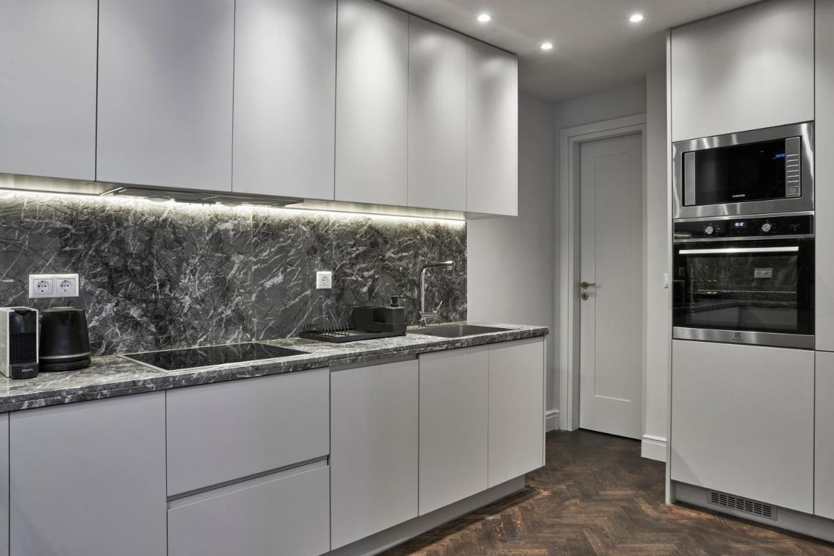 Patriarchou 4bd Art Deco Penthouse