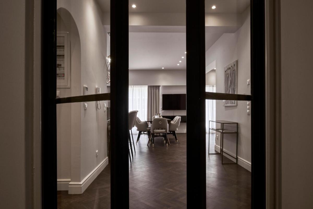 Patriarchou 4bd Art Deco Penthouse