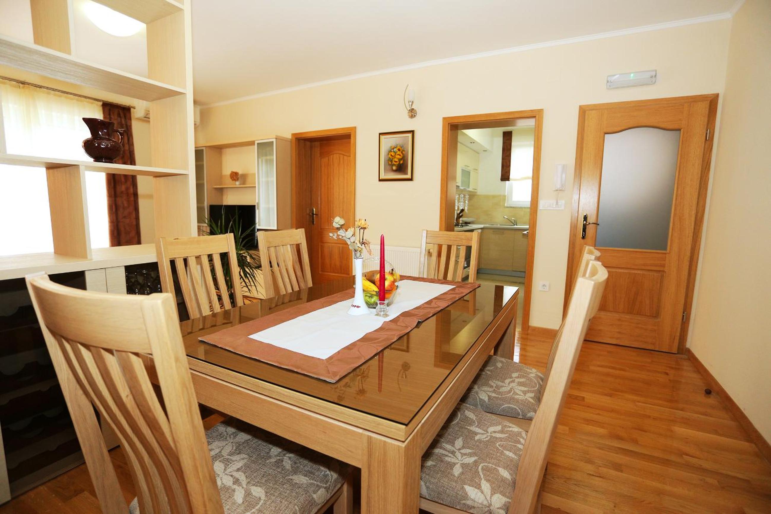 Apartments Ivana - Iva view 4