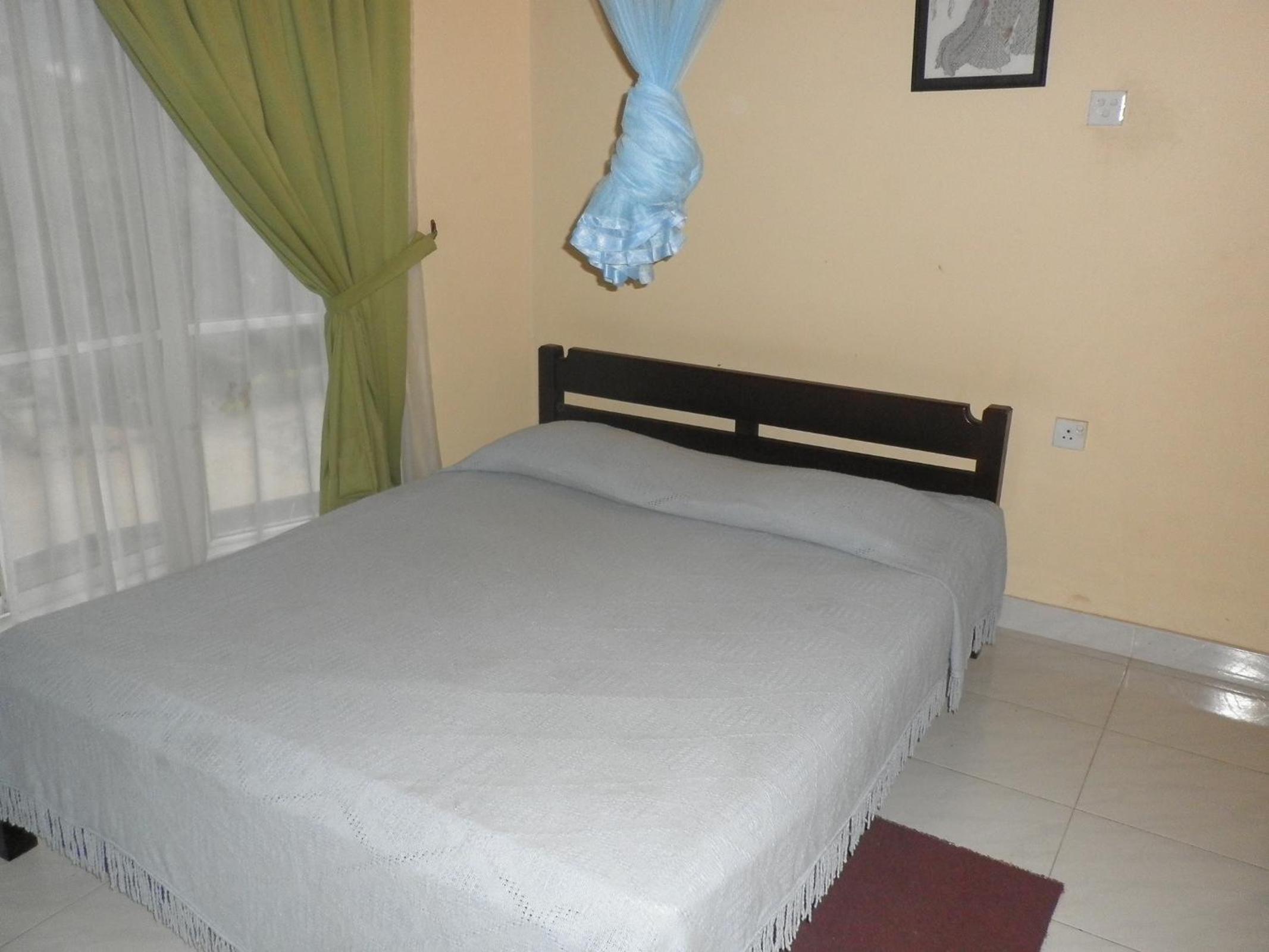 McCarthy Guesthouse view 5