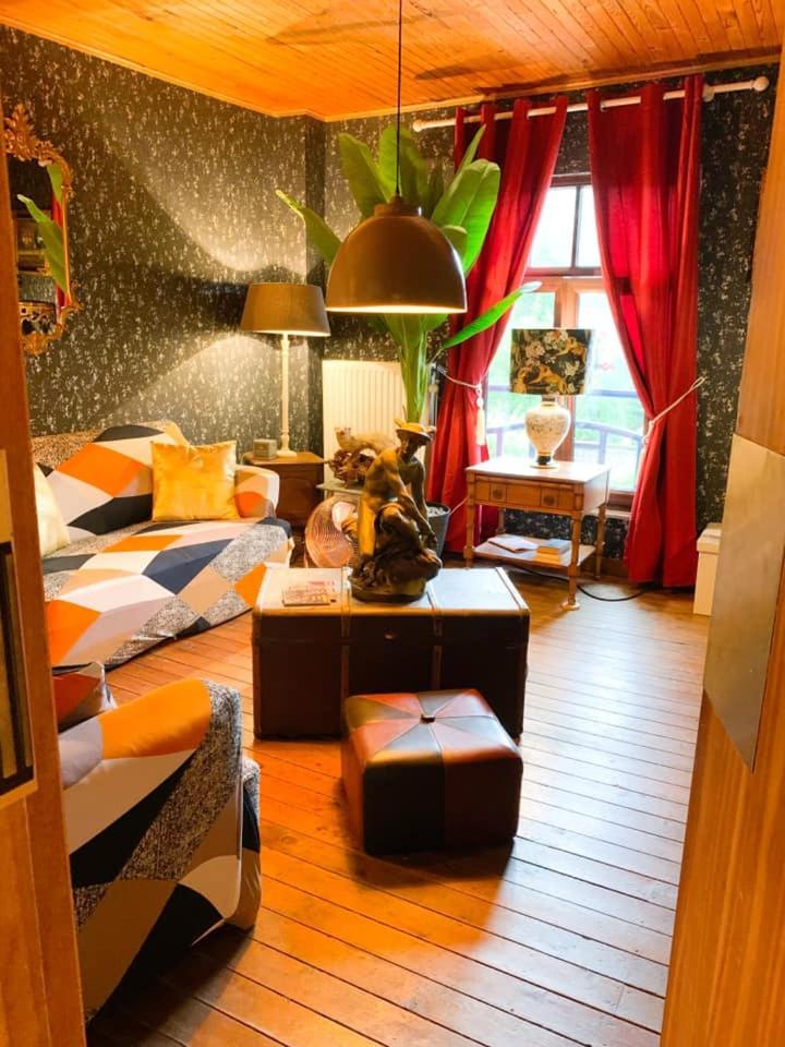 B&B Bourgeoisie***
