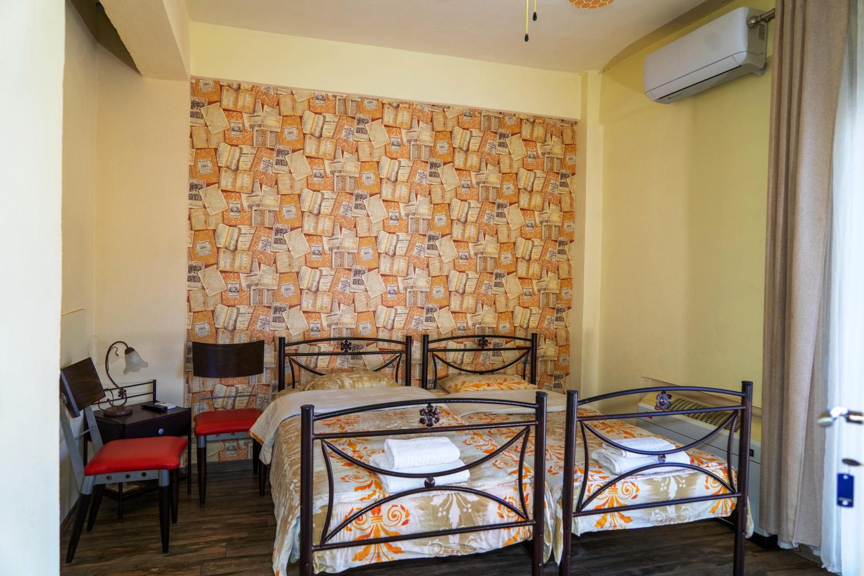 Nomads Rooms