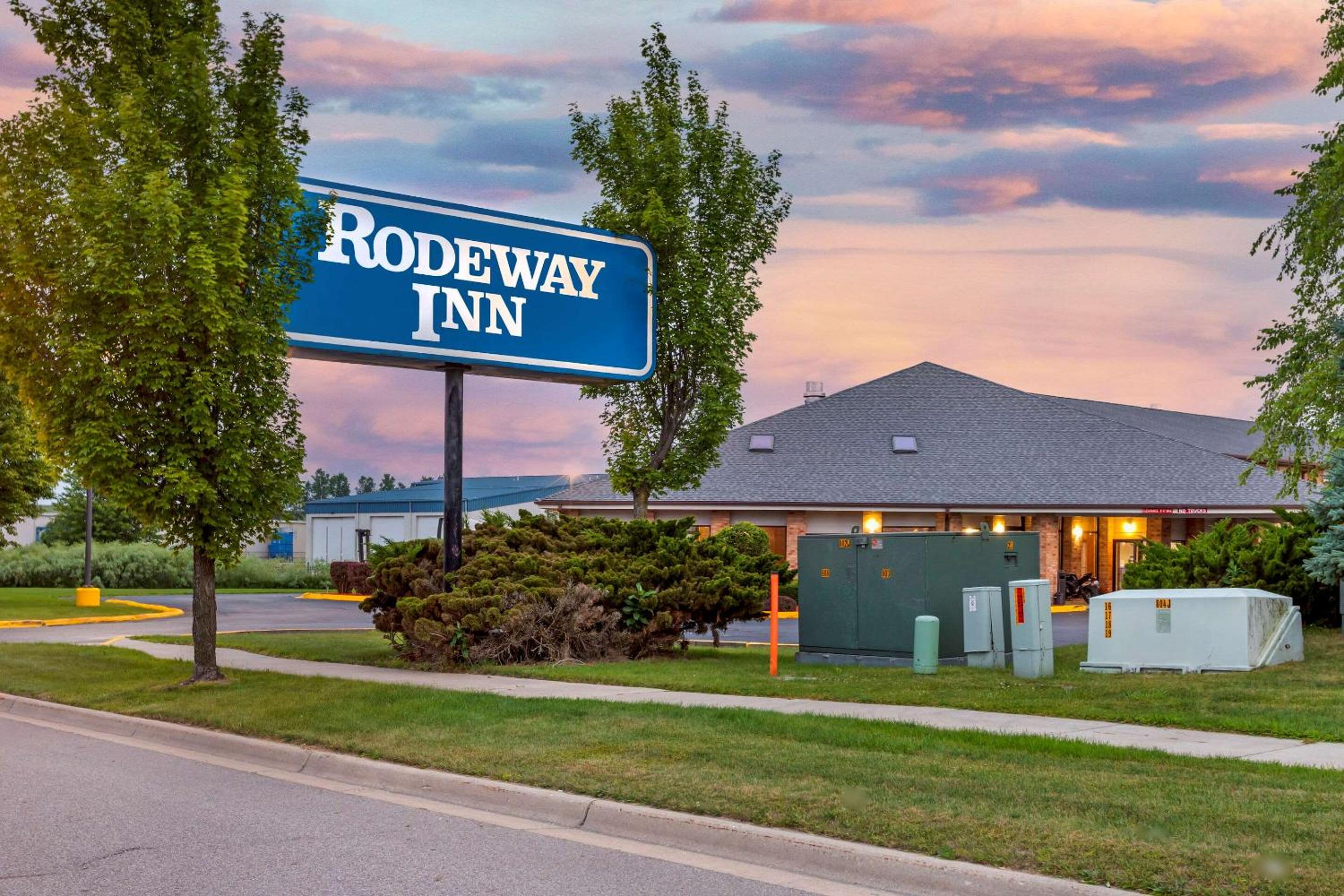 Rodeway Inn Coopersville view 2