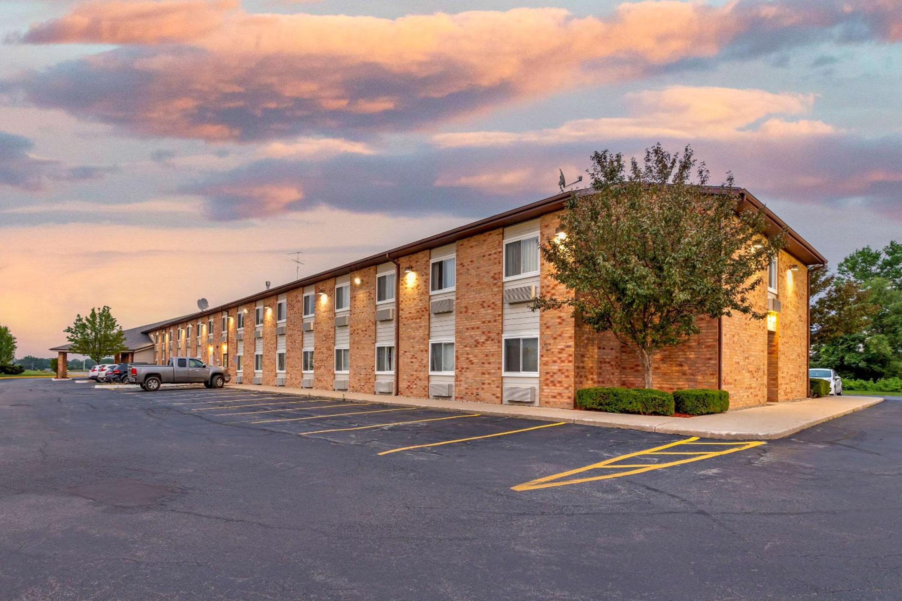 Rodeway Inn Coopersville view 5
