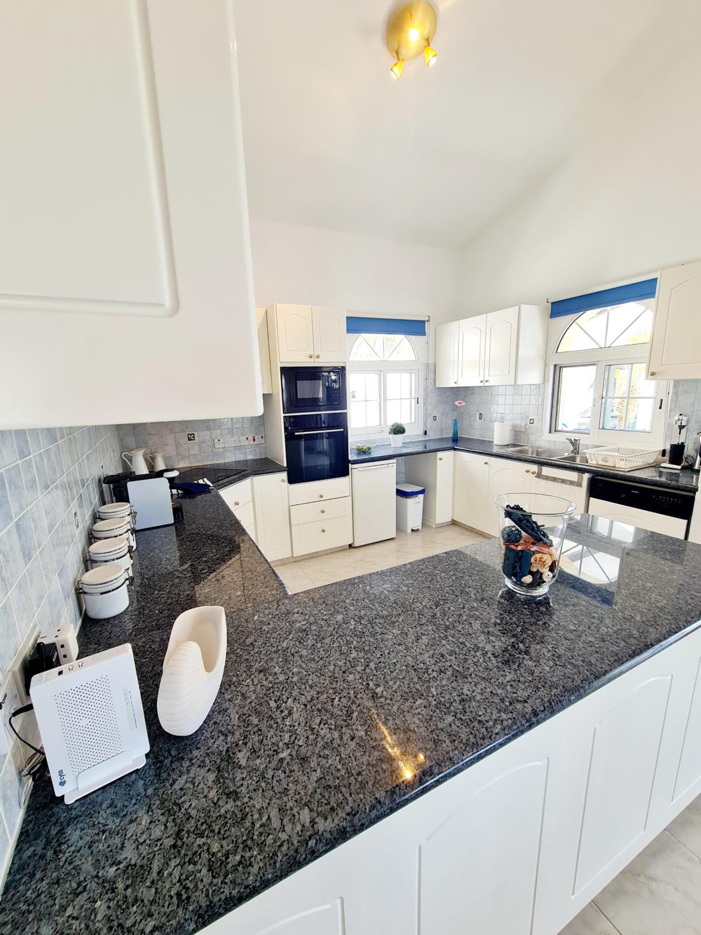Villa Elysium, 3 bedrooms, pool, sea view & wifi view 4