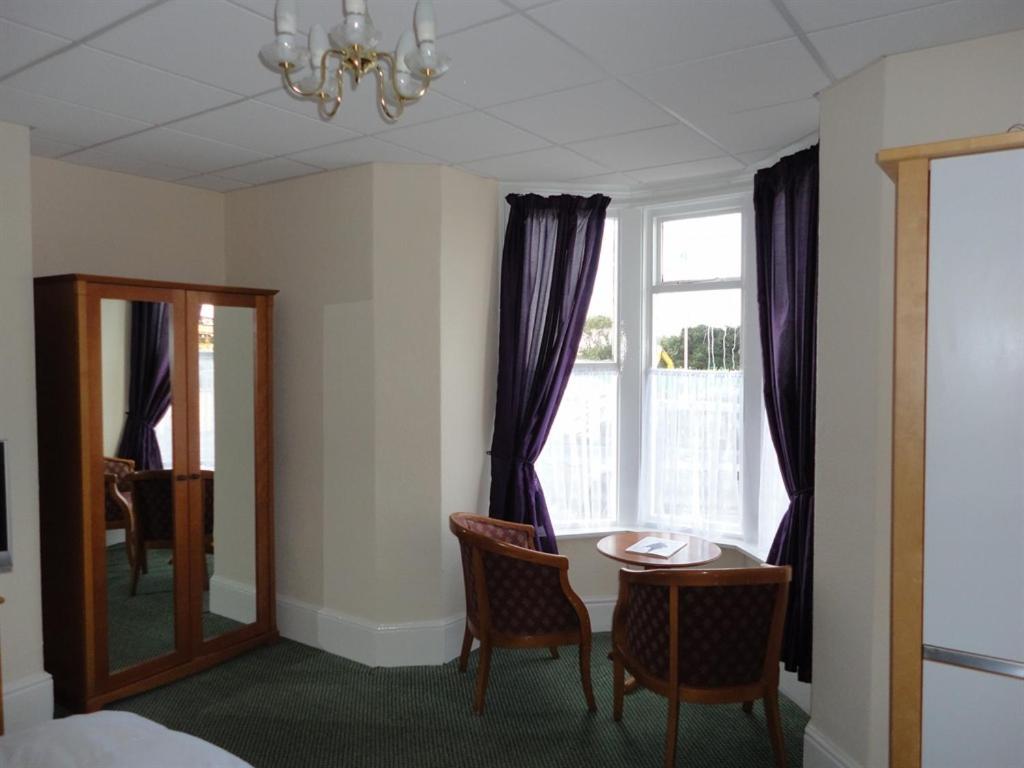 Southport Vacations - Albert  Victoria Hotel - Property Image 5