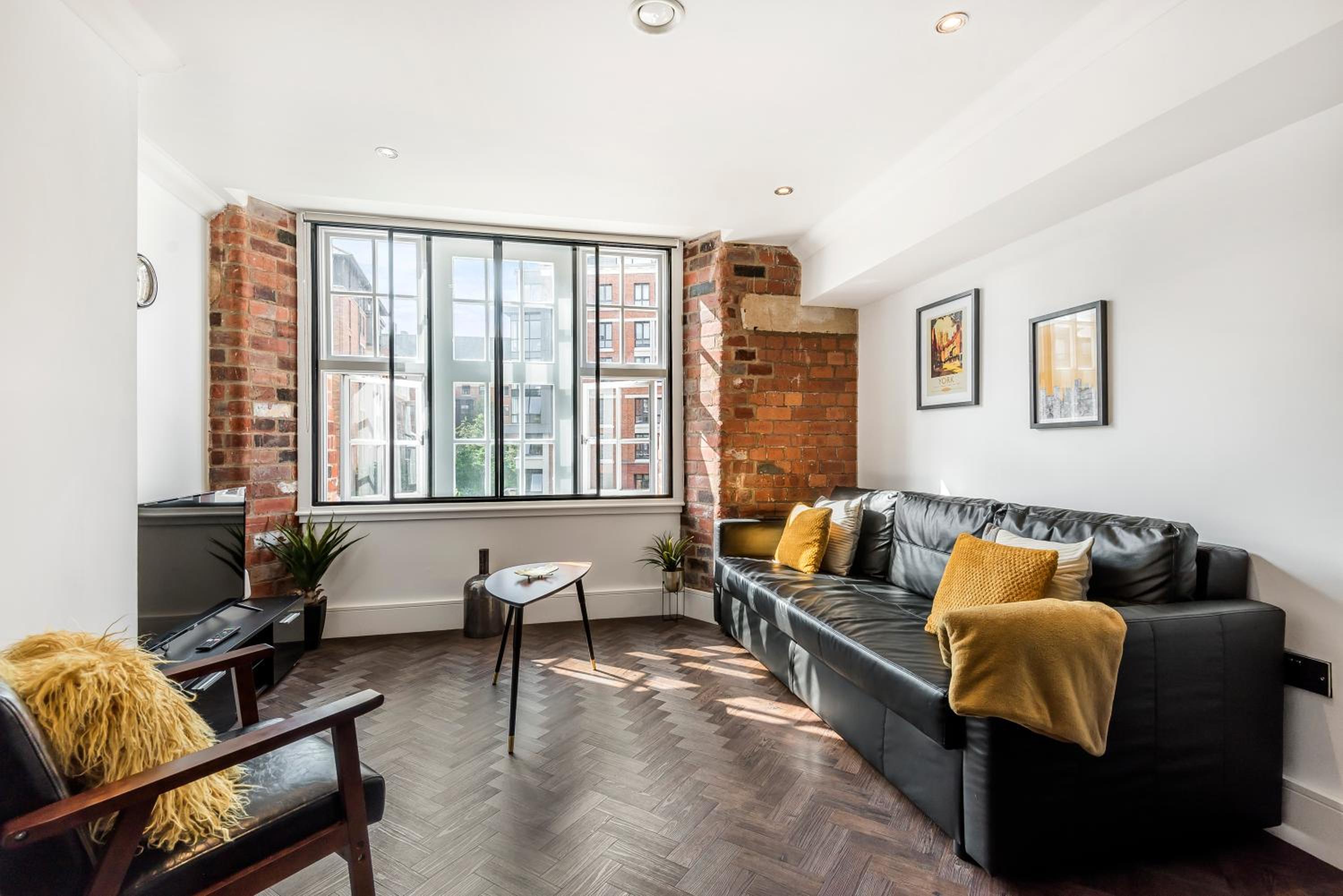 Chic one bed apartment- City Living in converted Cocoa Warehouse York PARKING view 2